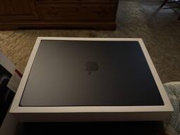 Apple MacBook Pro 14 inch Apple M4 chip Built for Apple Apple MacBook Pro 14 inch Apple M4 chip Built for Apple