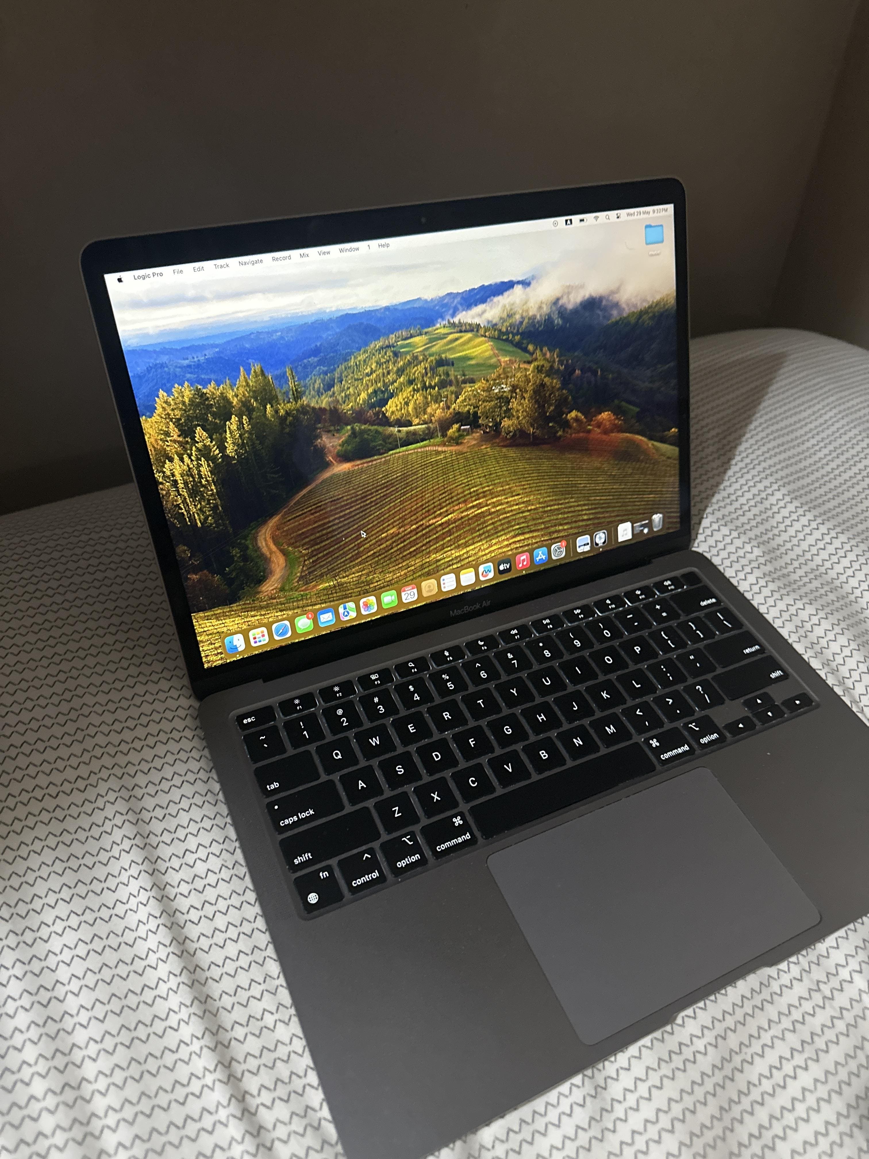 Geek Squad Certified Refurbished MacBook Air 13.3