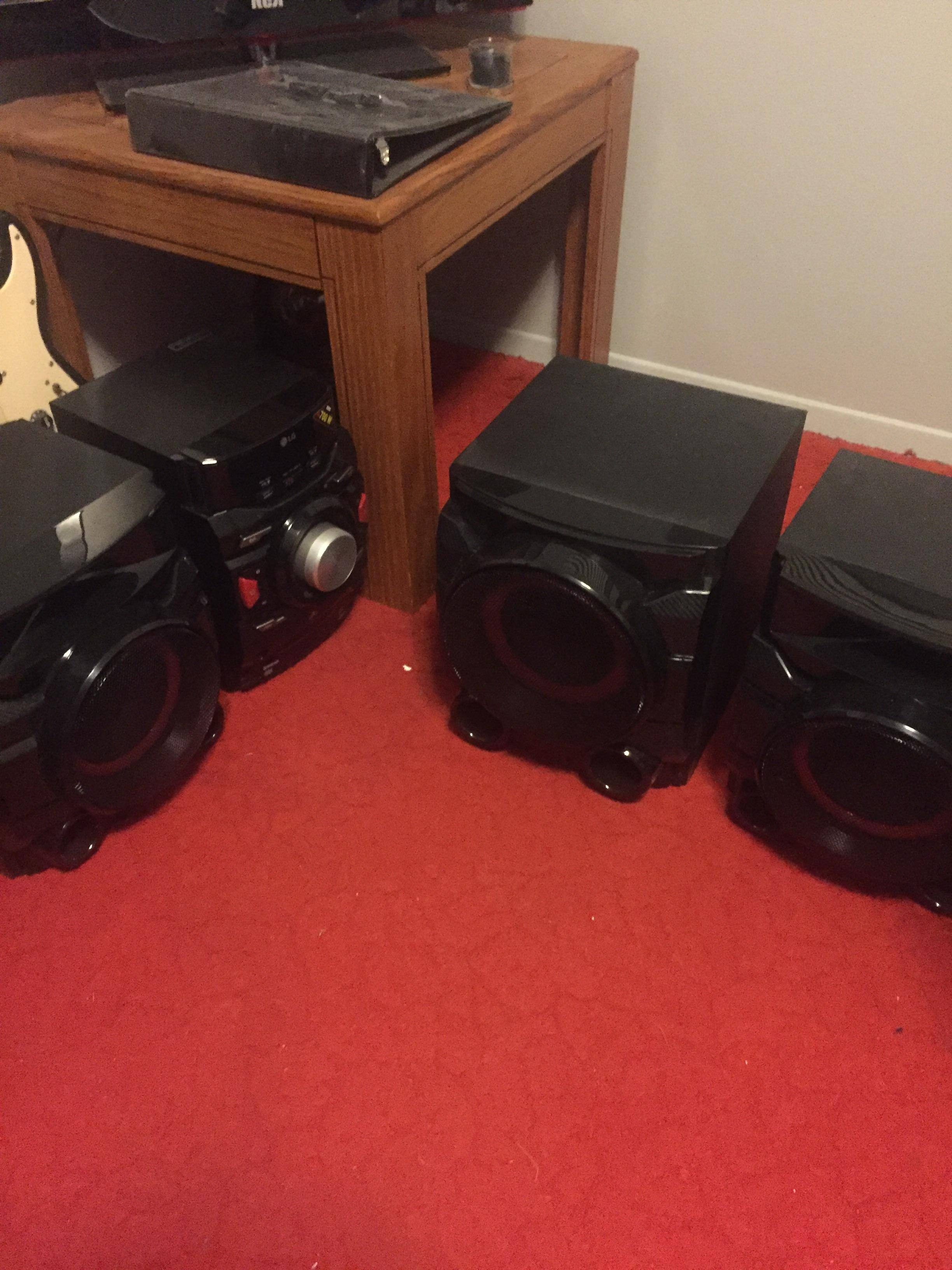 ?Mini shelf unit?, click to load a larger version