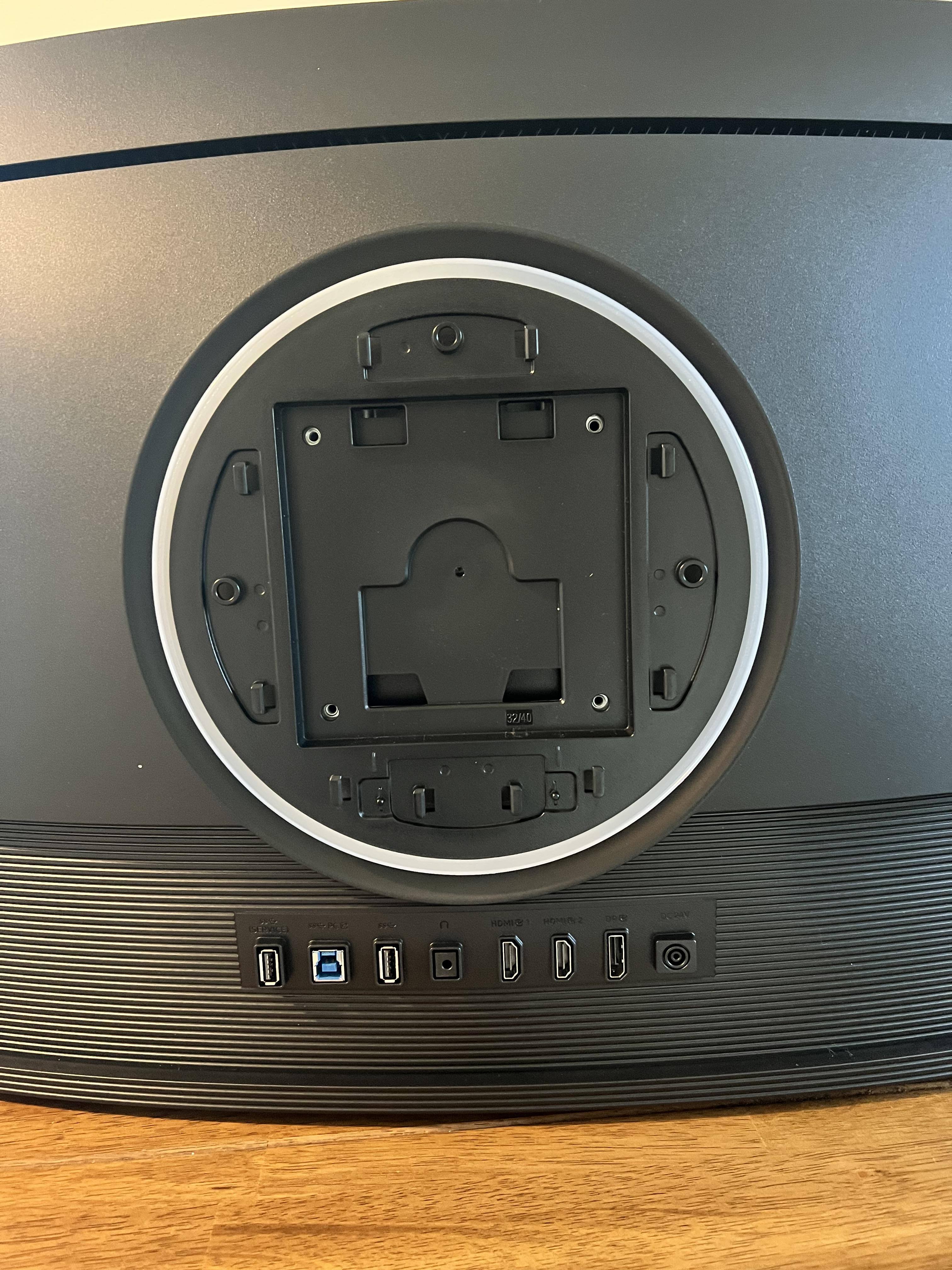 Back of monitor, click to load a larger version