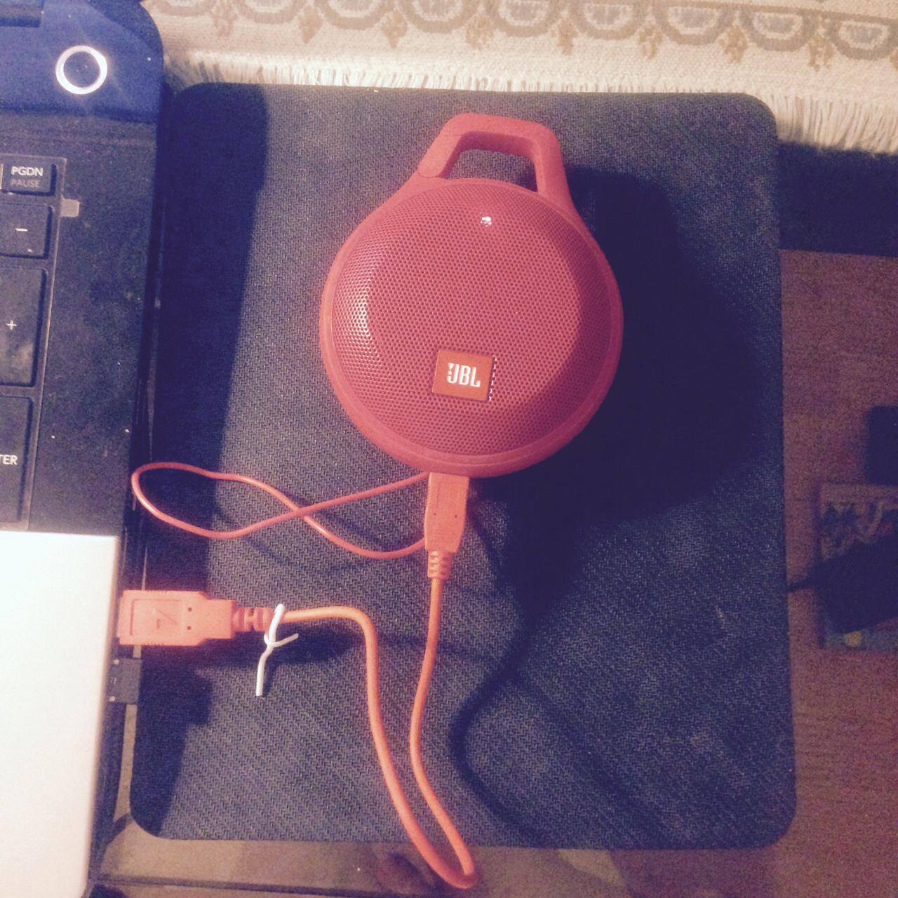 The cord can be wrapped around following the deep circle., click to load a larger version