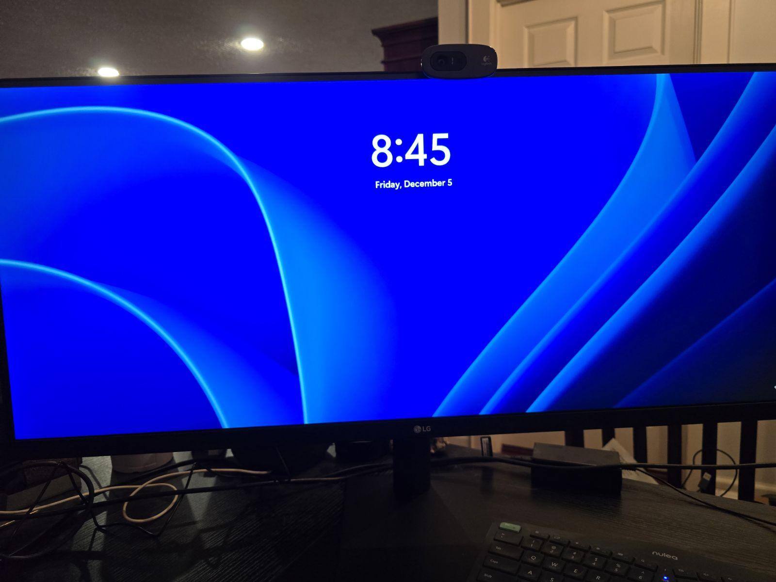 The monitor has great color contrast and no eye strain after hours of use., click to load a larger version