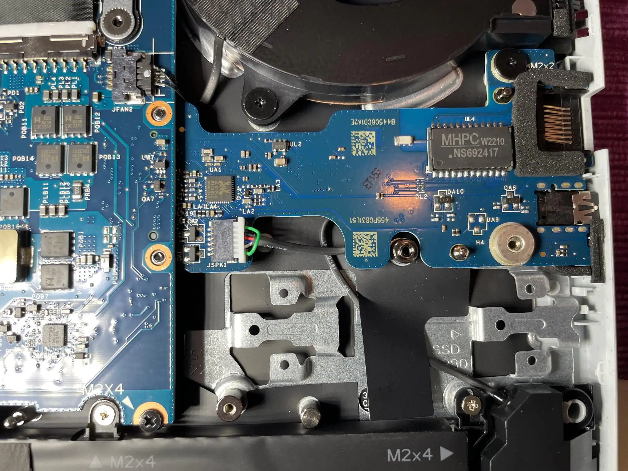 Right side of motherboard (no SSD2 connector), click to load a larger version