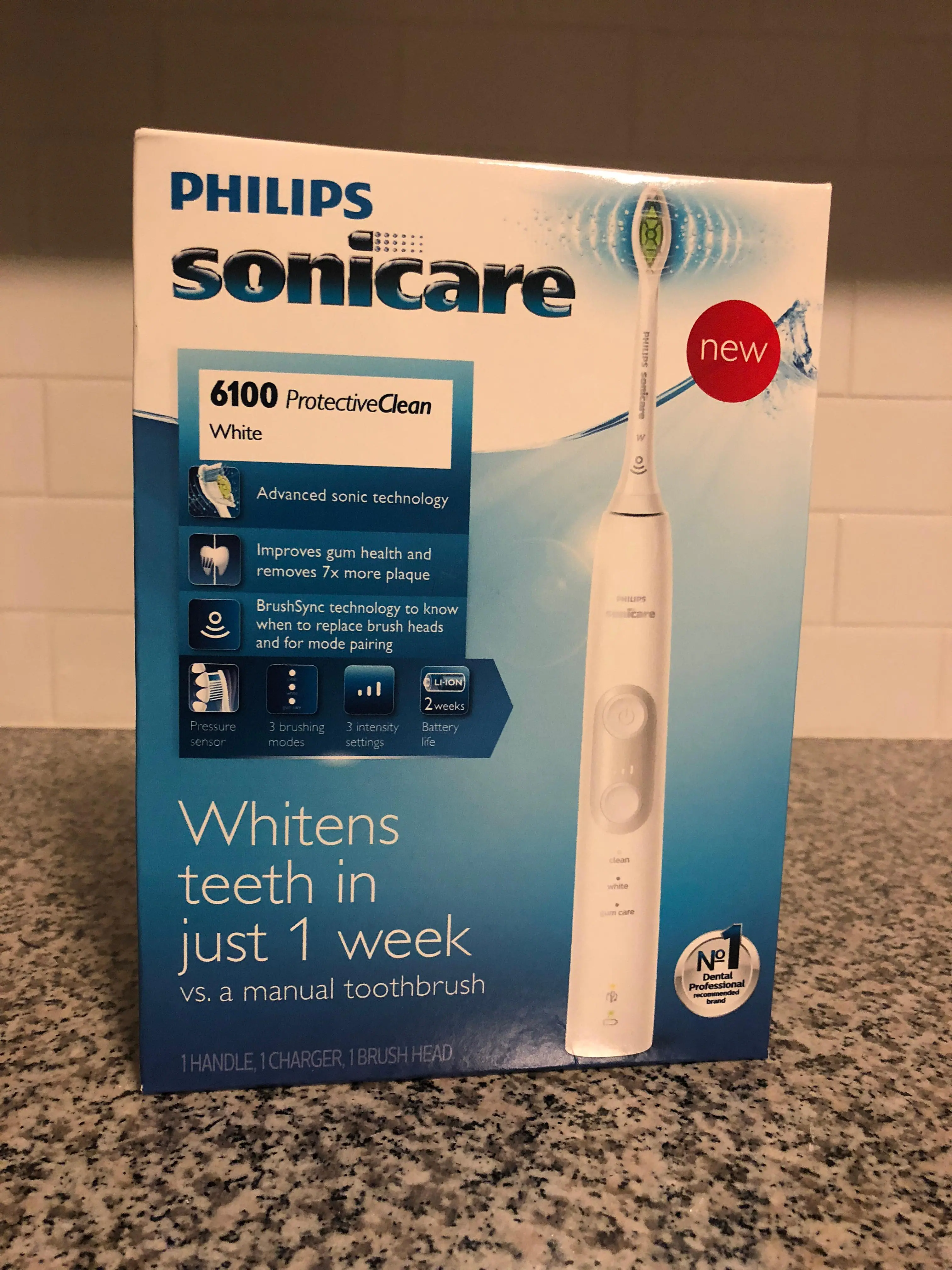 No travel case with this model, click to load a larger version