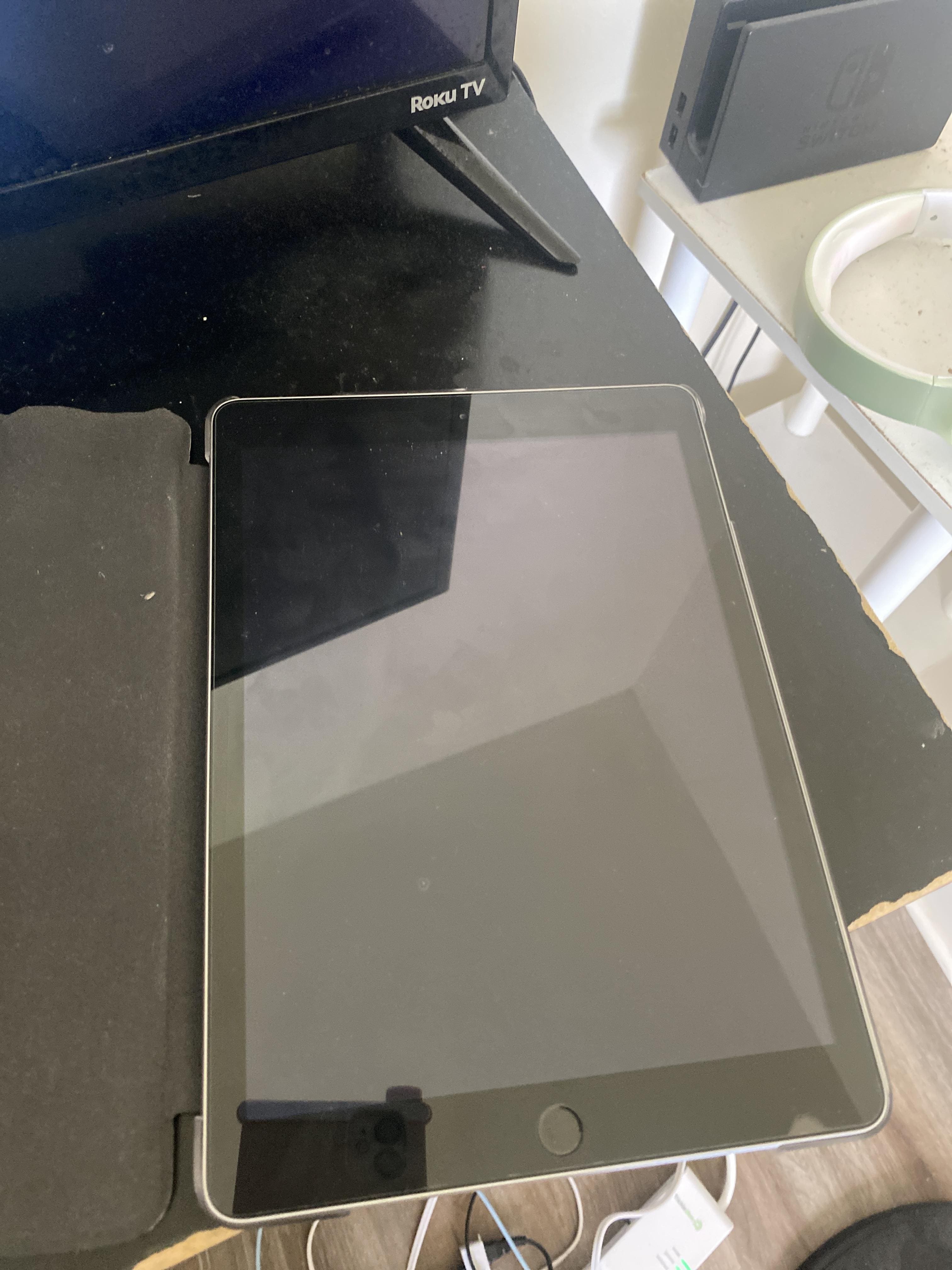 Apple Certified Refurbished iPad (5th Generation) (2017) Wi Fi