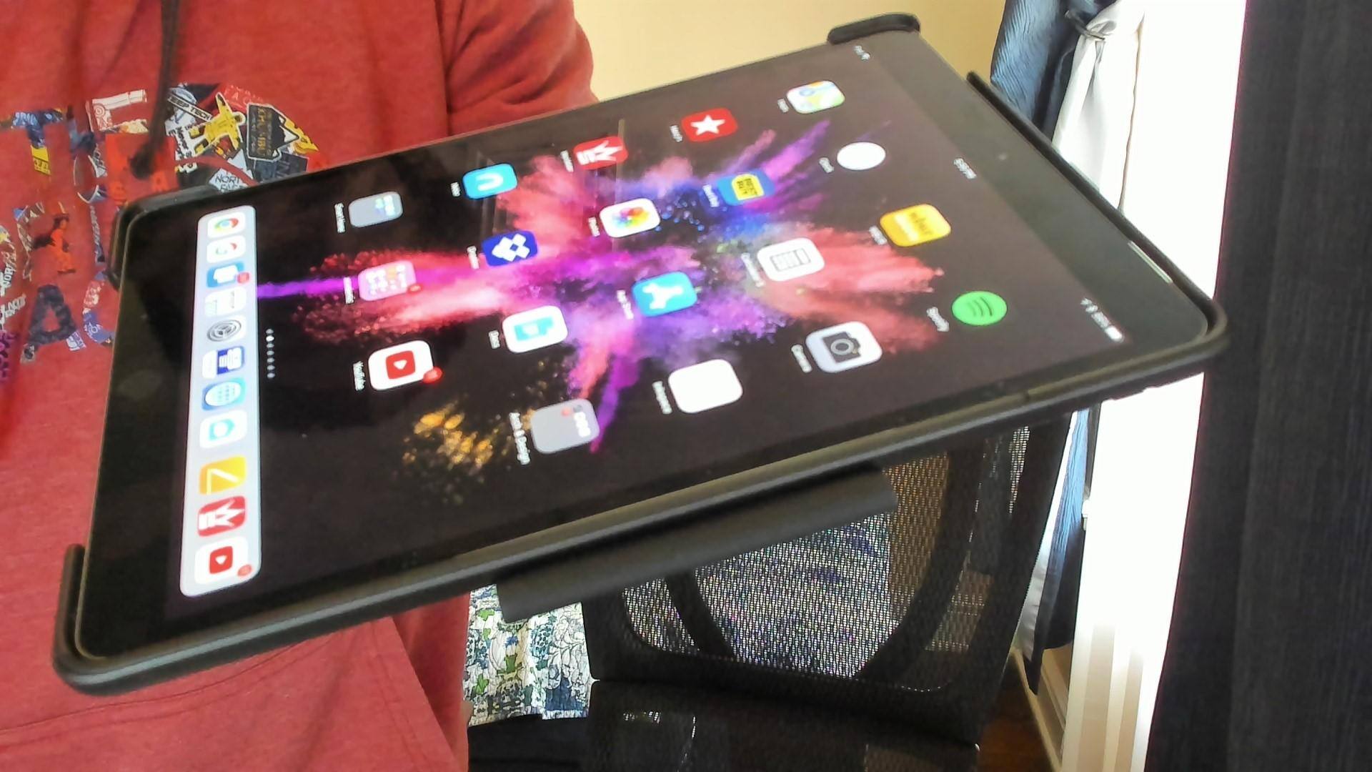 Apple 10.5 Inch iPad Pro with Wi Fi 64GB Space Gray MQDT2LL