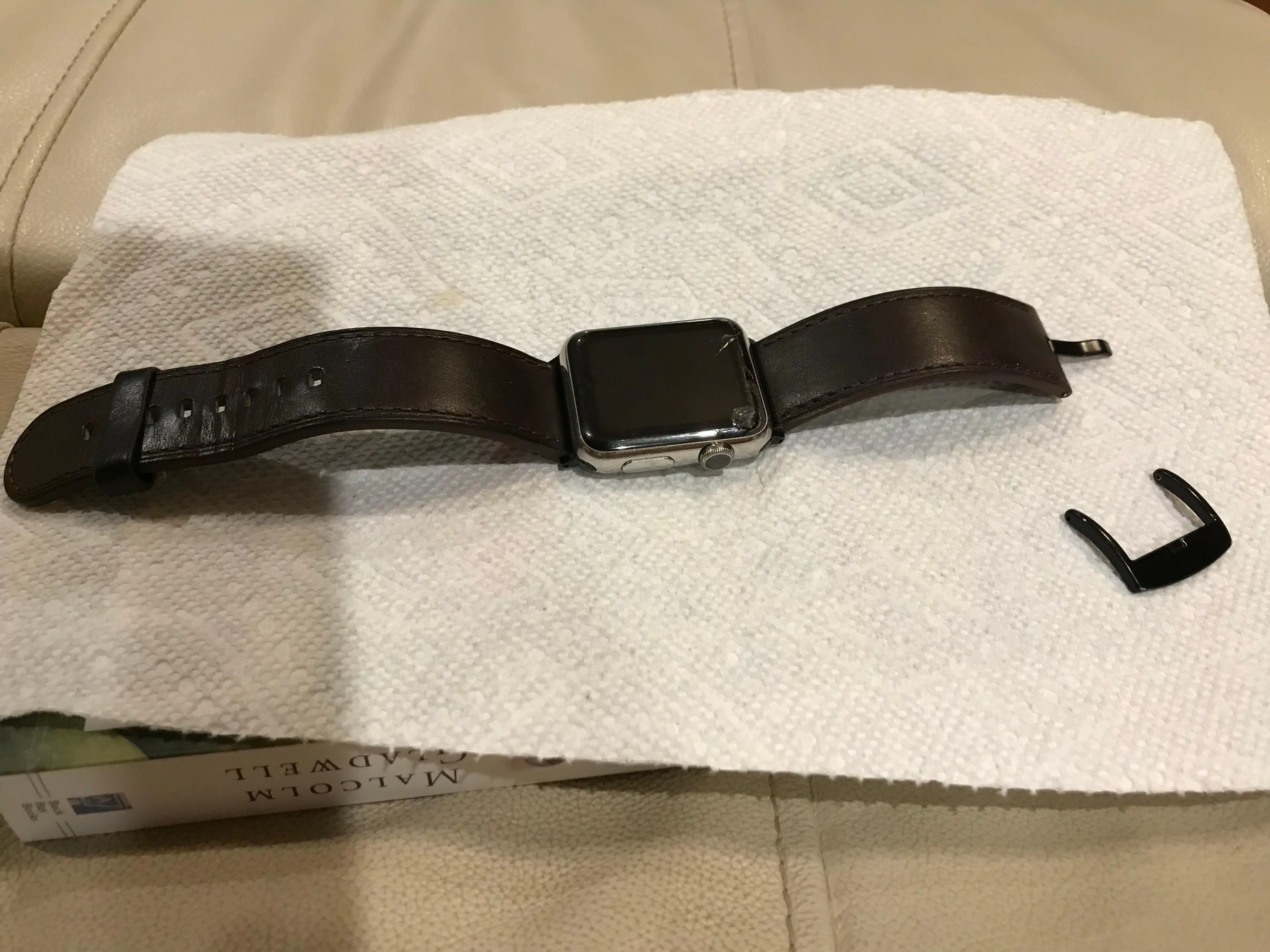 Broken clasp, click to load a larger version