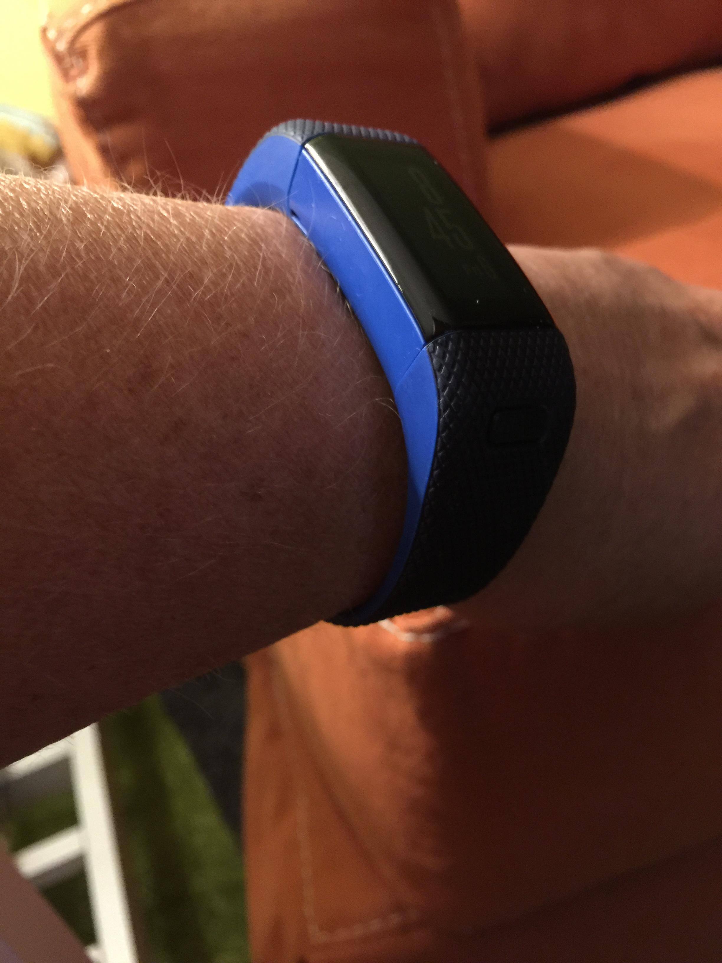Garmin vivosmart HR+ midnight blue, click to load a larger version
