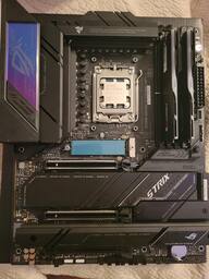 AMD Ryzen 7 7800X3D 8 Core 16 Thread 4.2 GHz (5.0 GHz Max AMD Ryzen 7 7800X3D 8 Core 16 Thread 4.2 GHz (5.0 GHz Max