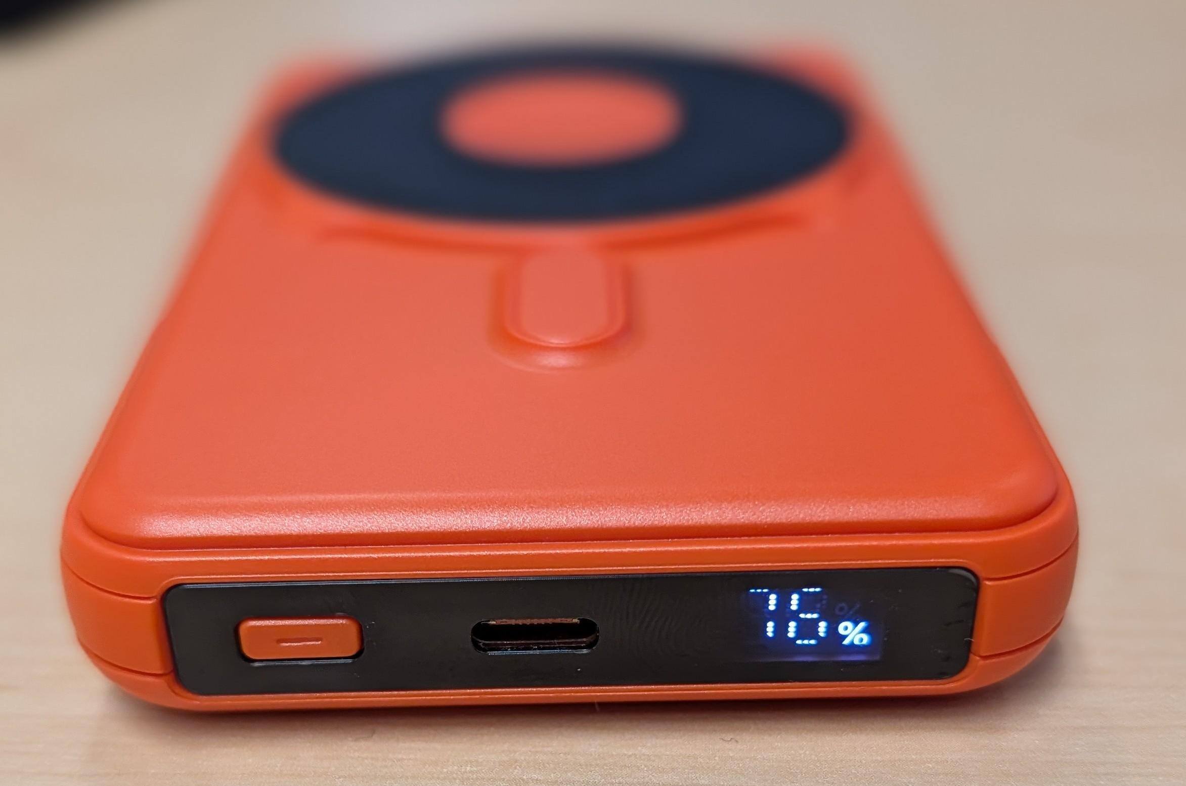 Simple design with capacity indicator, click to load a larger version