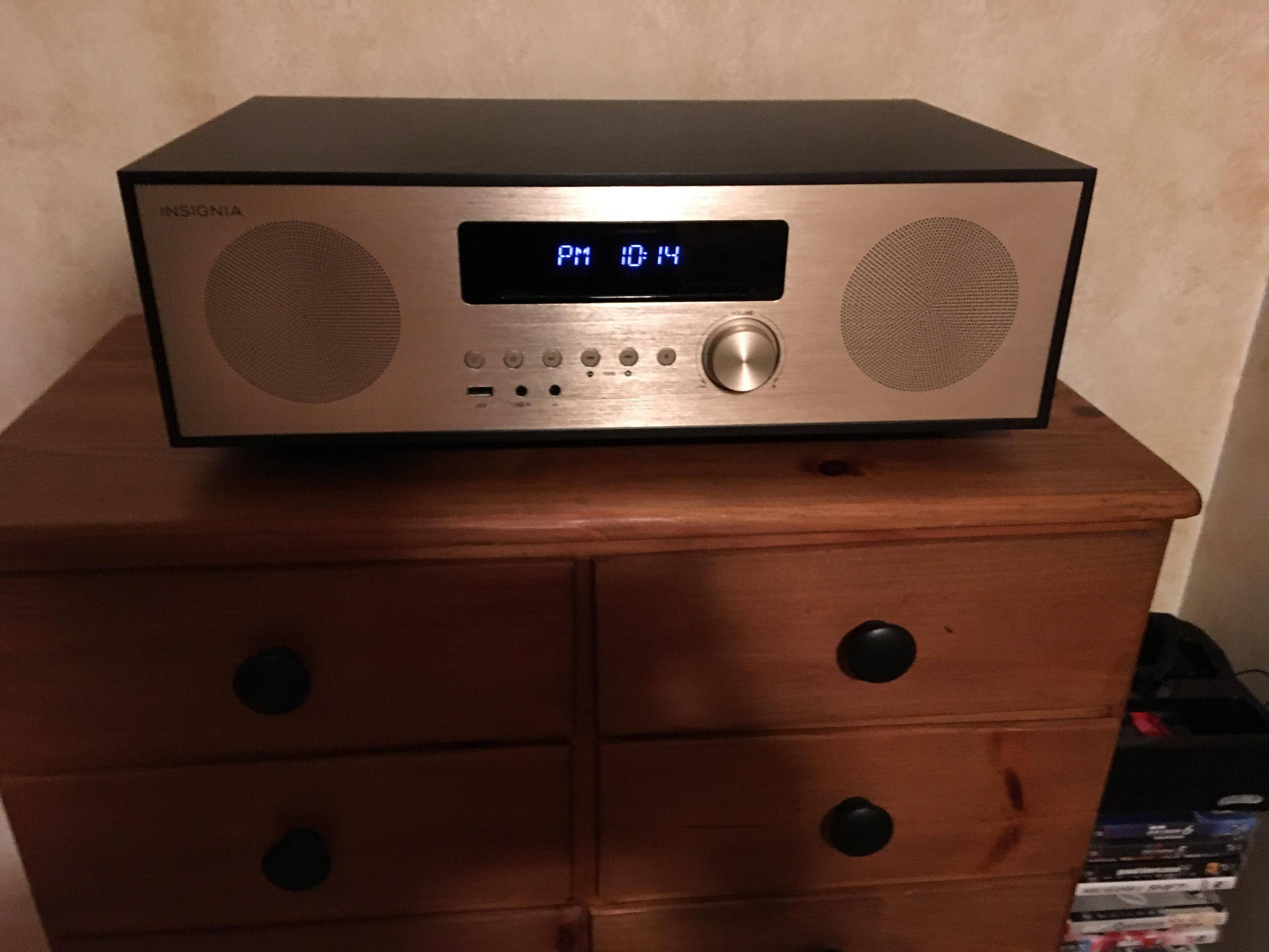 A nice all in one shelf system. Love the gold color., click to load a larger version