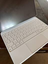 Apple Magic Keyboard for iPad Air 11 inch (M3) White MDFV4LL