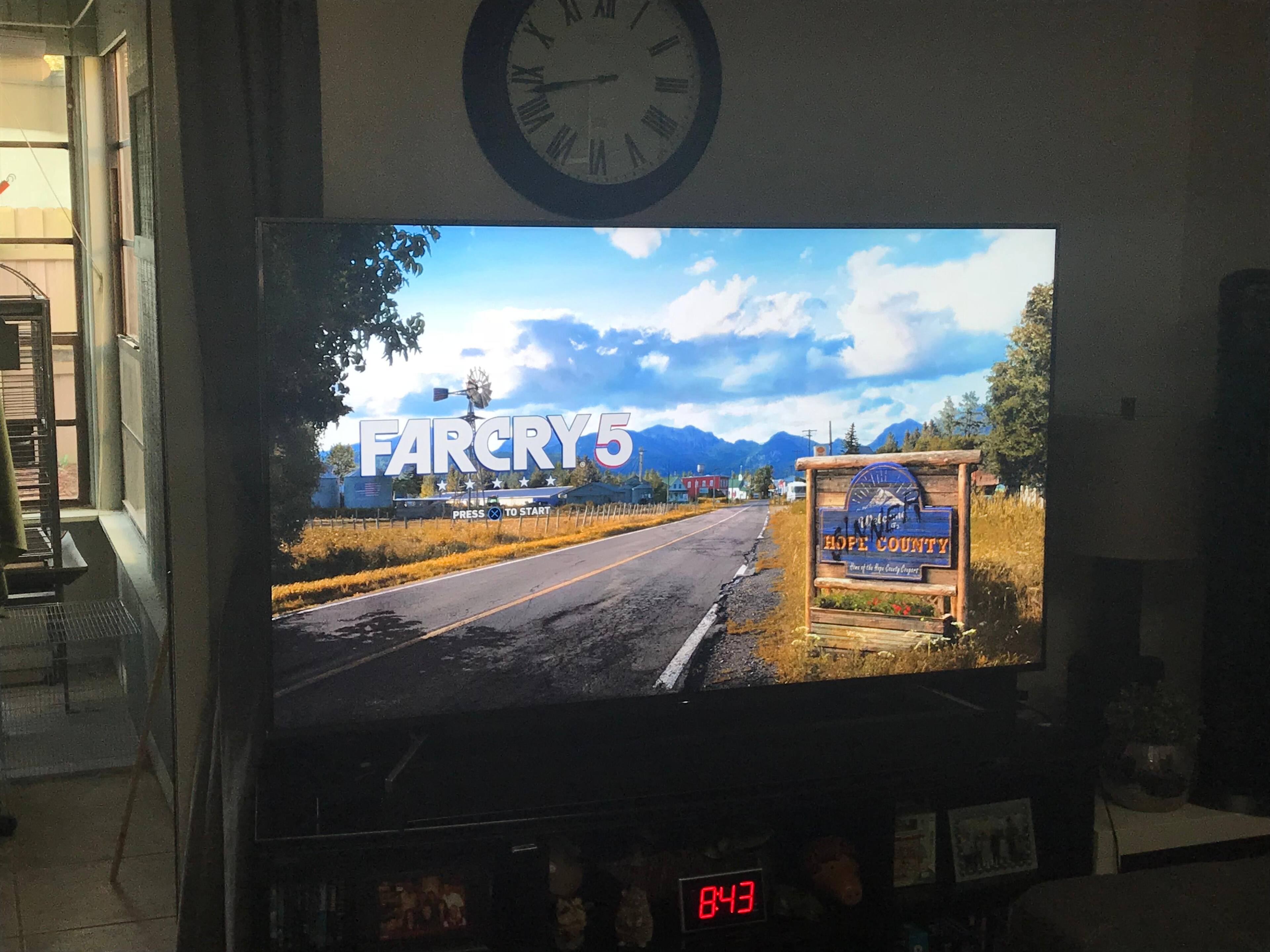 Bright image is fine in a bright room., click to load a larger version