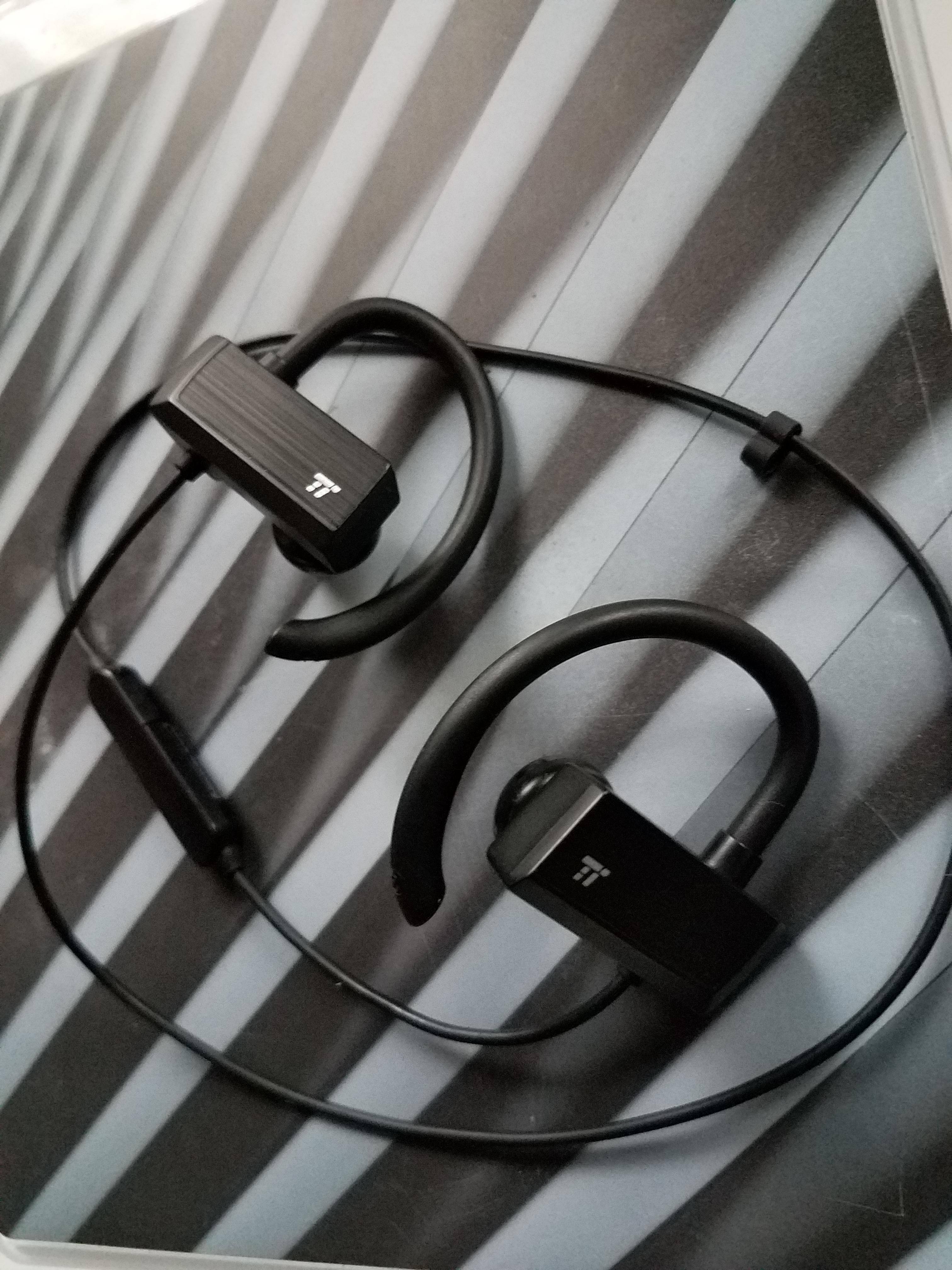 Tao Tronics Head phones, click to load a larger version