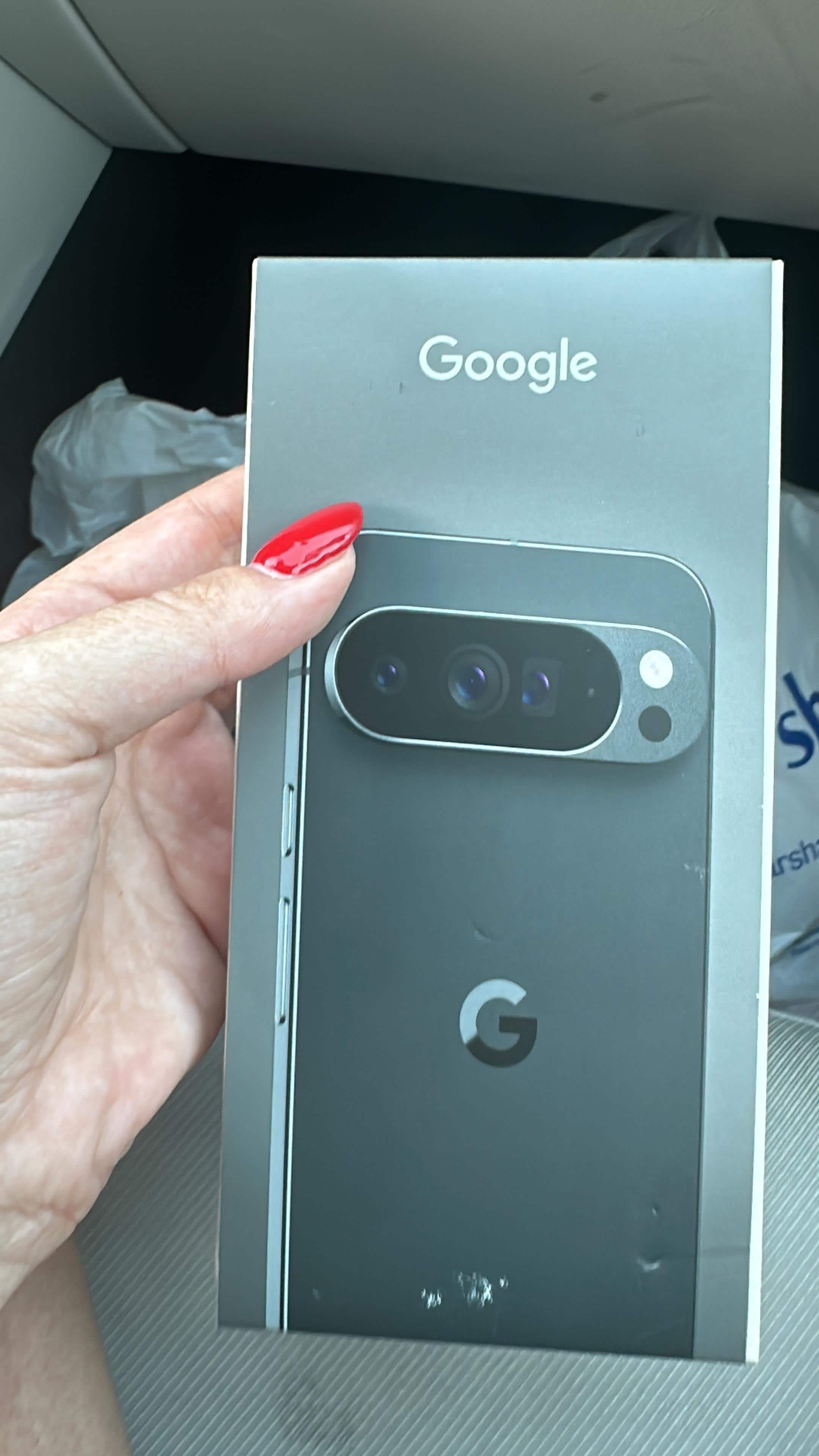 Google Pixel 10 Pro XL 256GB (Unlocked) Porcelain GA10424-US