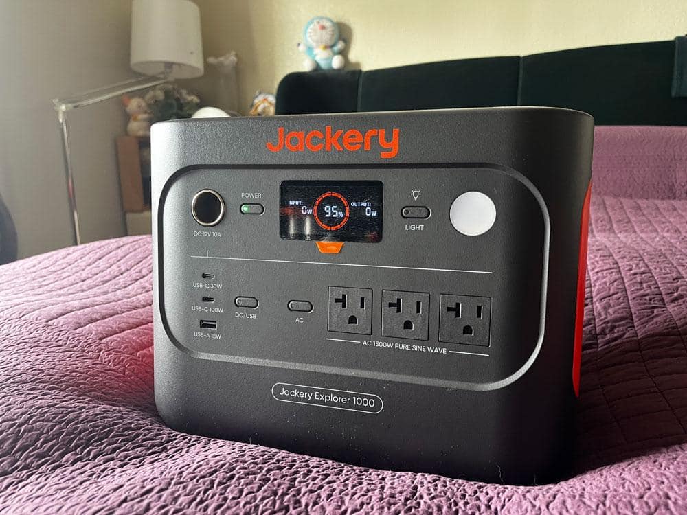 Jackery Explorer 1000 V2 Portable Power Station (1070 Wh Capacity