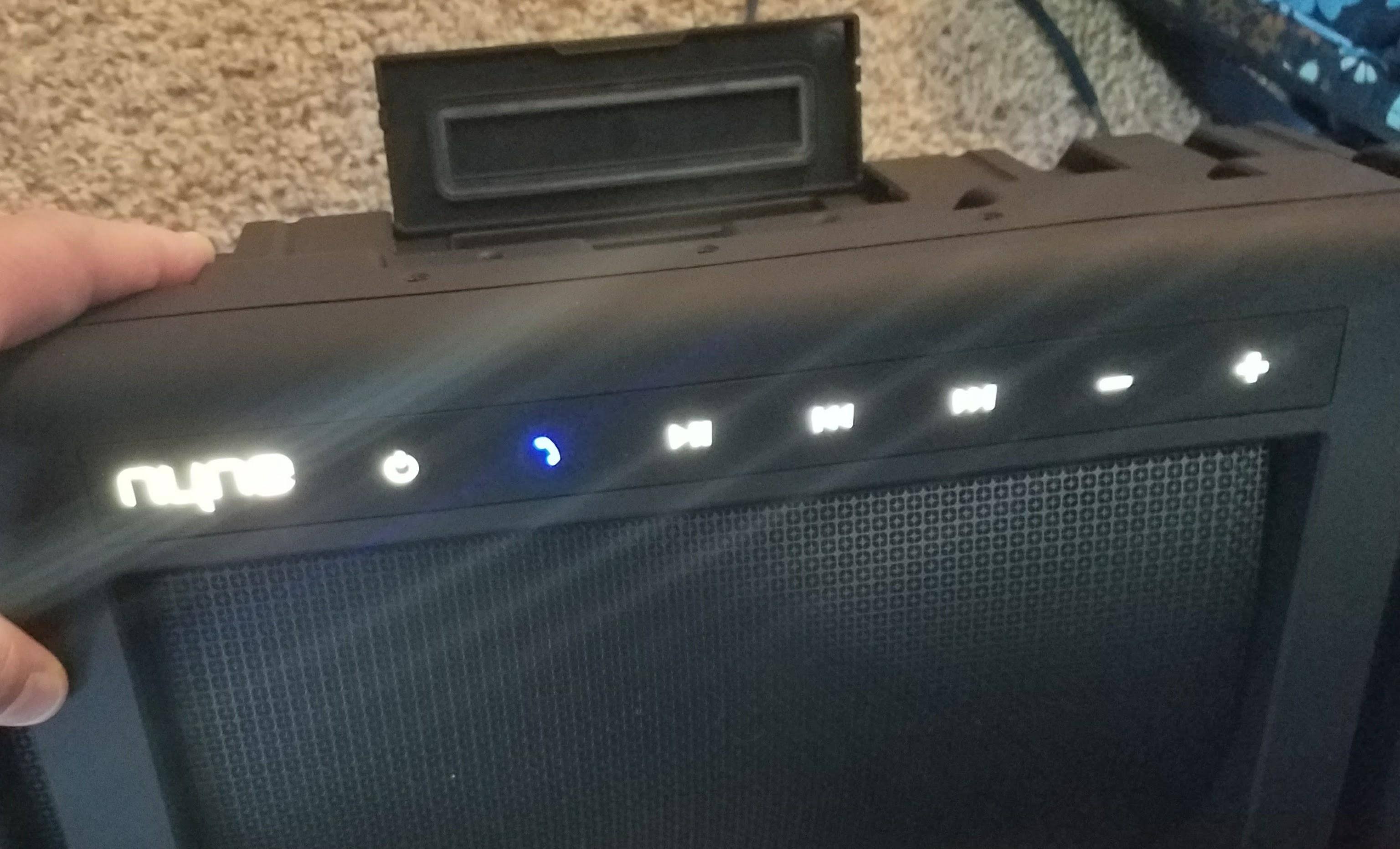 Buttons illuminated when powered on., click to load a larger version