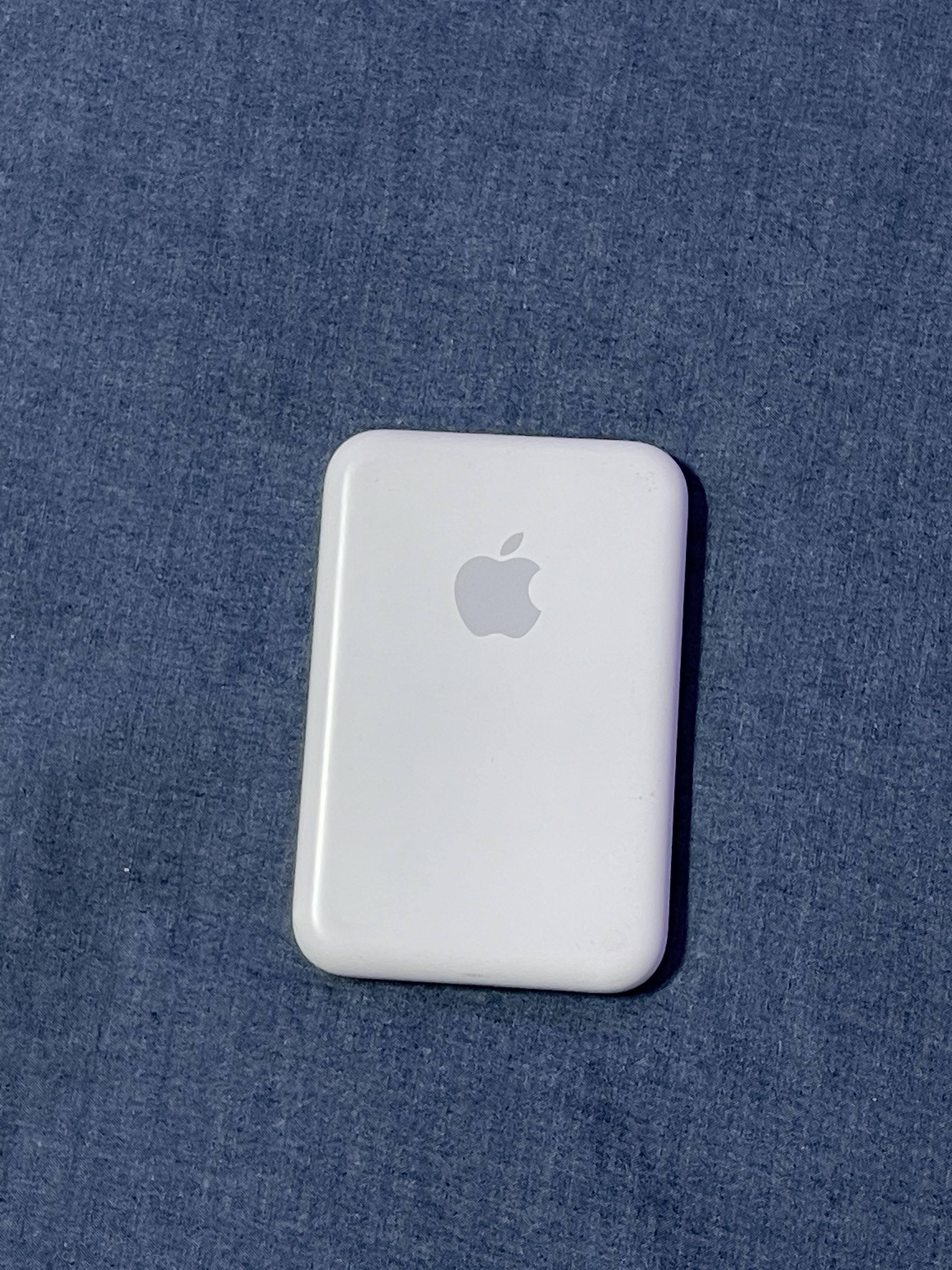 Apple MagSafe Battery Pack White MJWY3AM/A - Best Buy