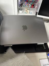 Apple MacBook Pro 14 Apple MacBook Pro 14