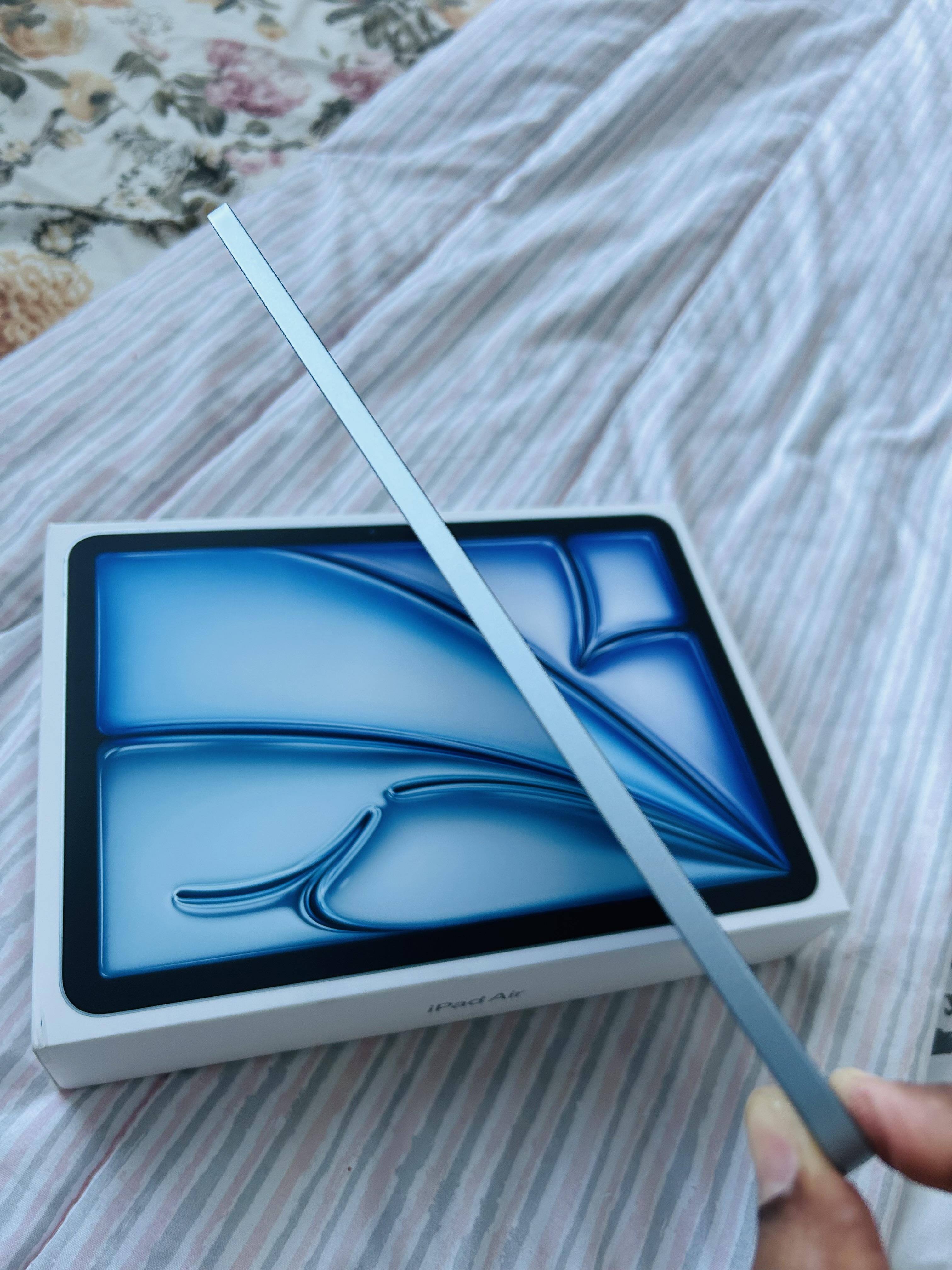 Apple Refurbished Excellent 11 inch iPad Air M2 chip Built