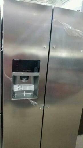 This is in the store. It was an open box item but never used. The handles were inside boxed up., click to load a larger version