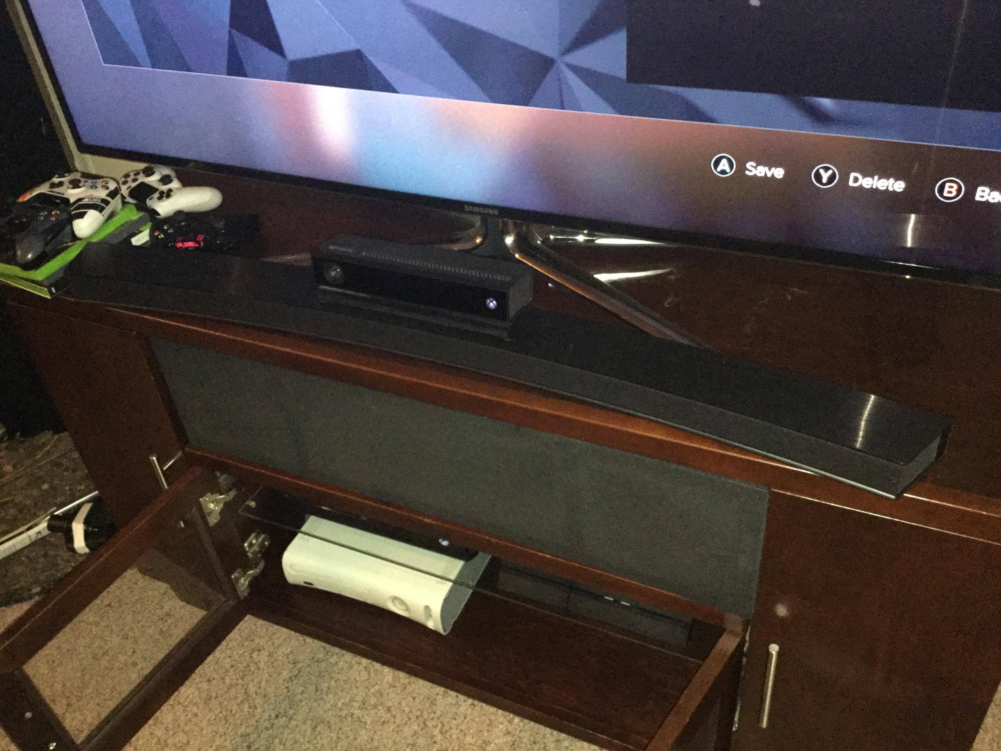 curved soundbar, click to load a larger version