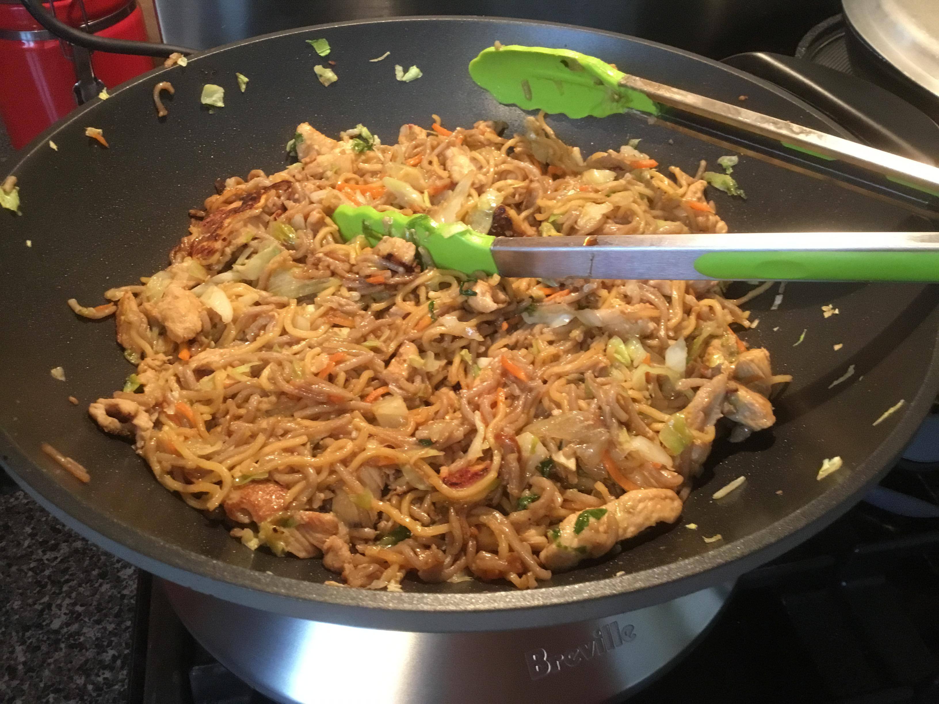 Chicken lo mein, click to load a larger version