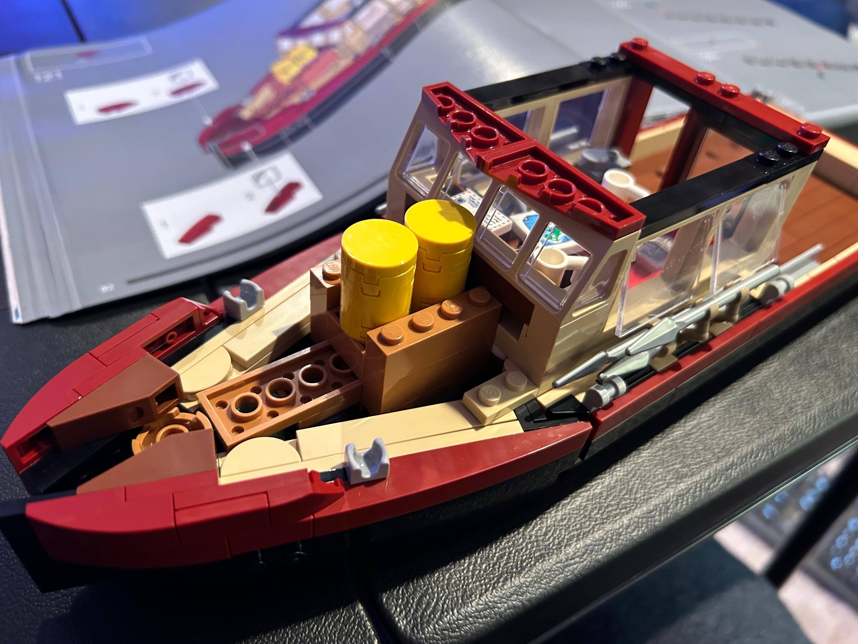 LEGO Ideas Jaws Diorama Kit and Shark Toy for Adults 21350 6474652