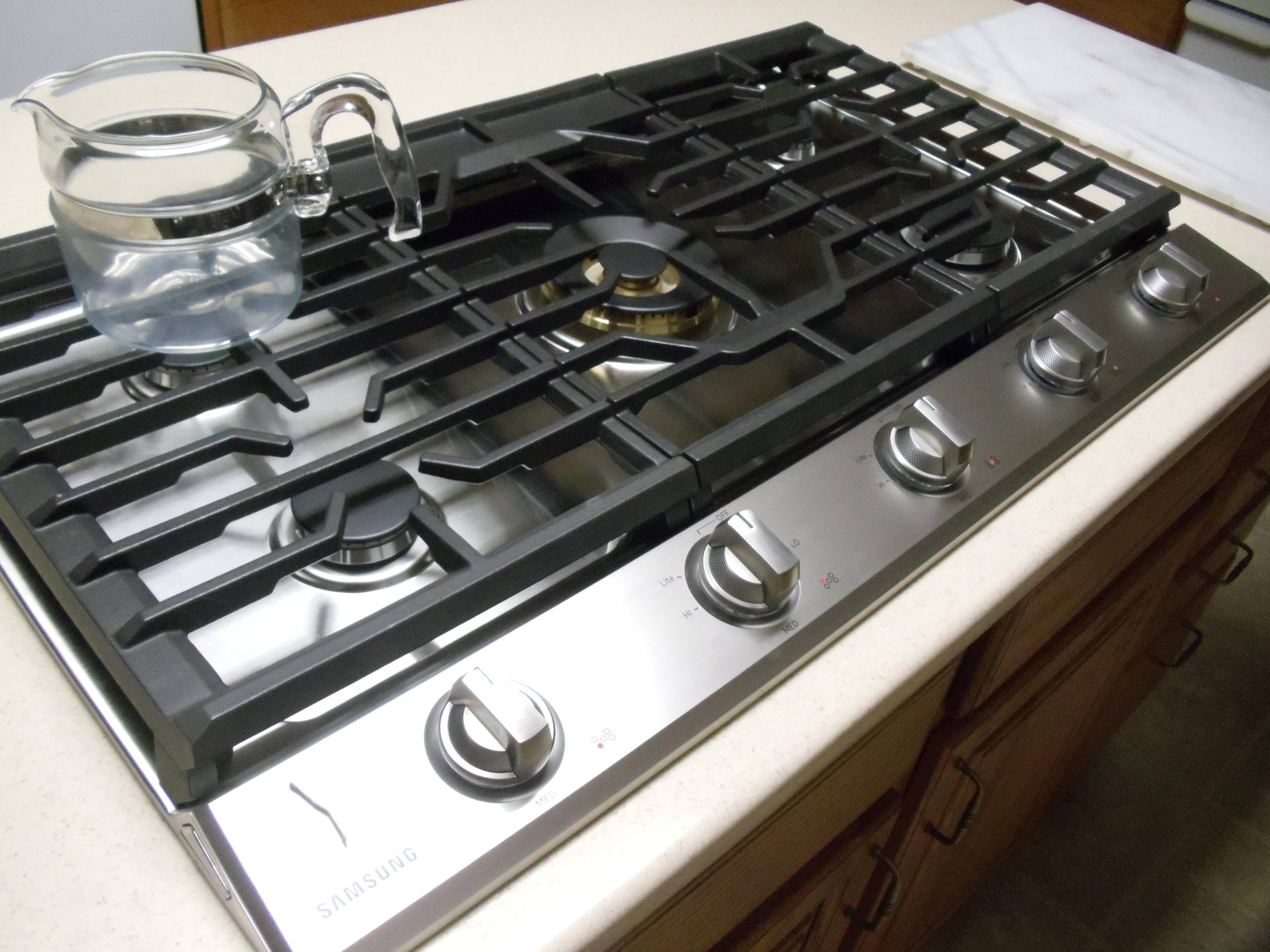 Samsung cooktop, click to load a larger version