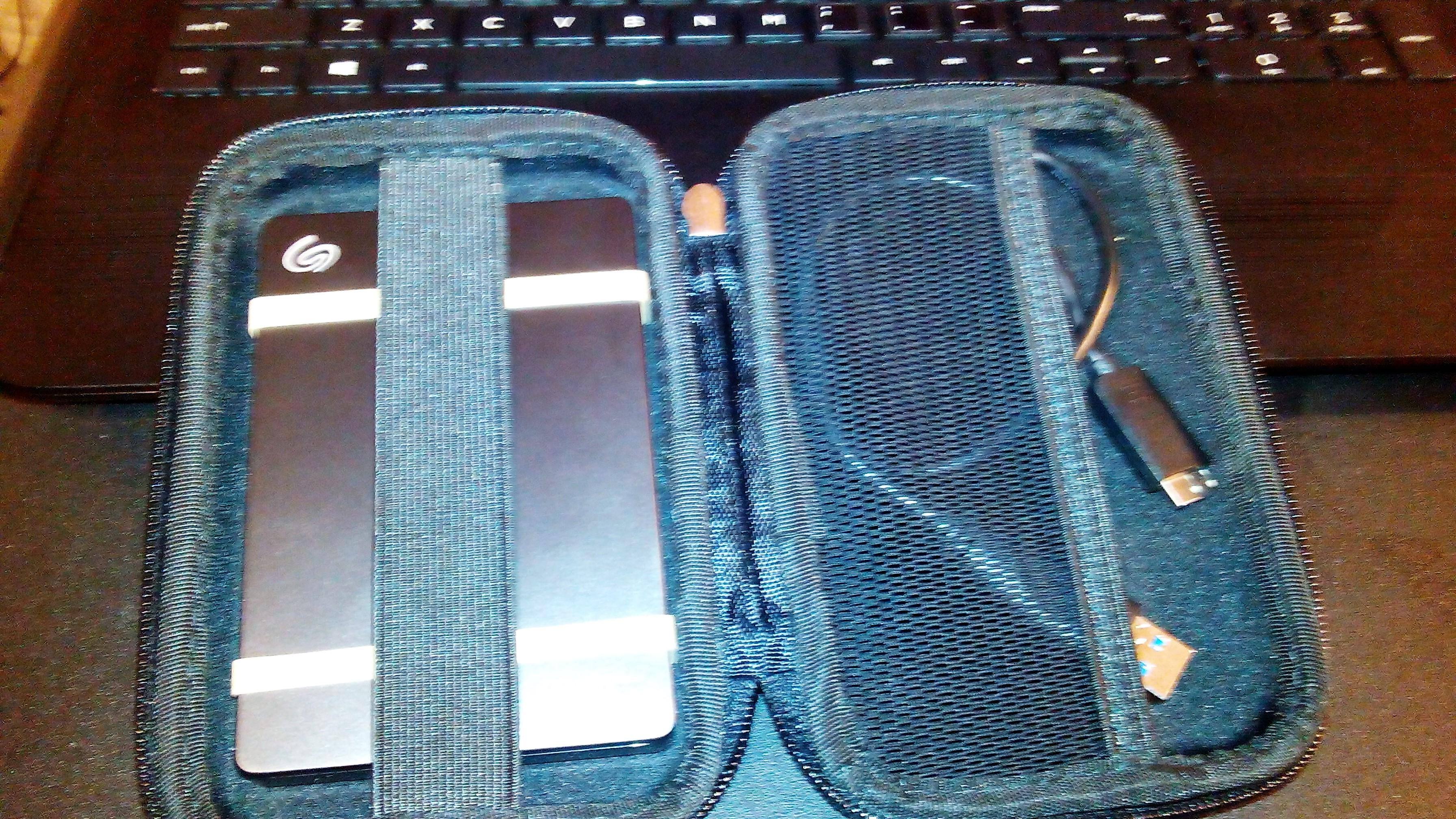 Enough room for two Seagate HDD, click to load a larger version