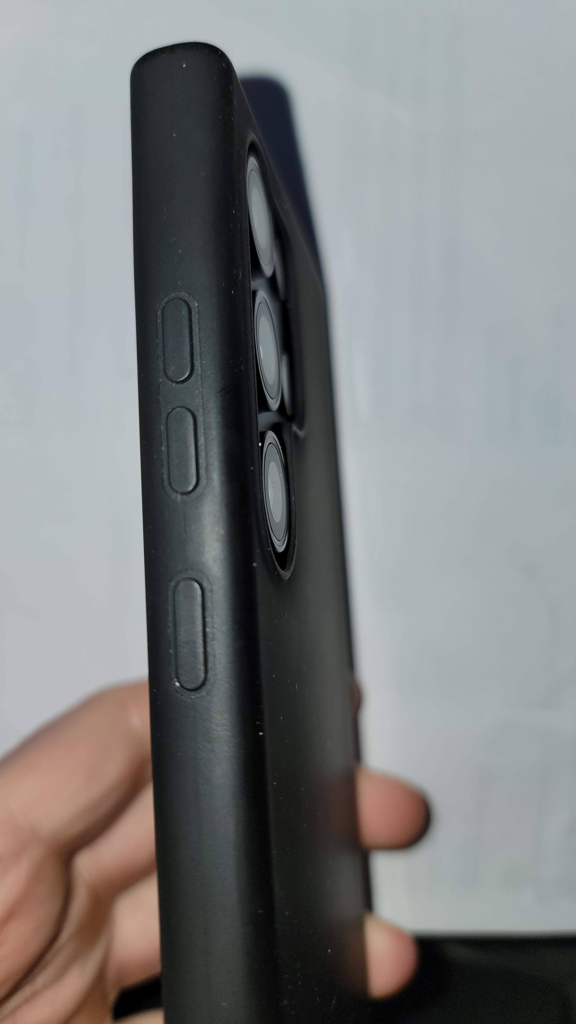 Side of case with volume and power buttons, click to load a larger version