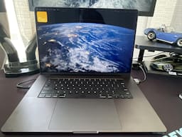 Apple MacBook Pro 16 Apple MacBook Pro 16