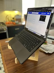 Apple MacBook Pro 14 Apple MacBook Pro 14
