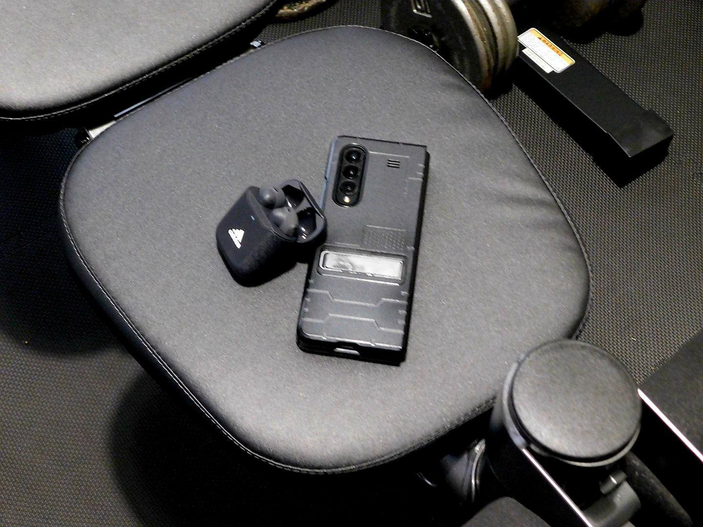 Sound quality is average., click to load a larger version