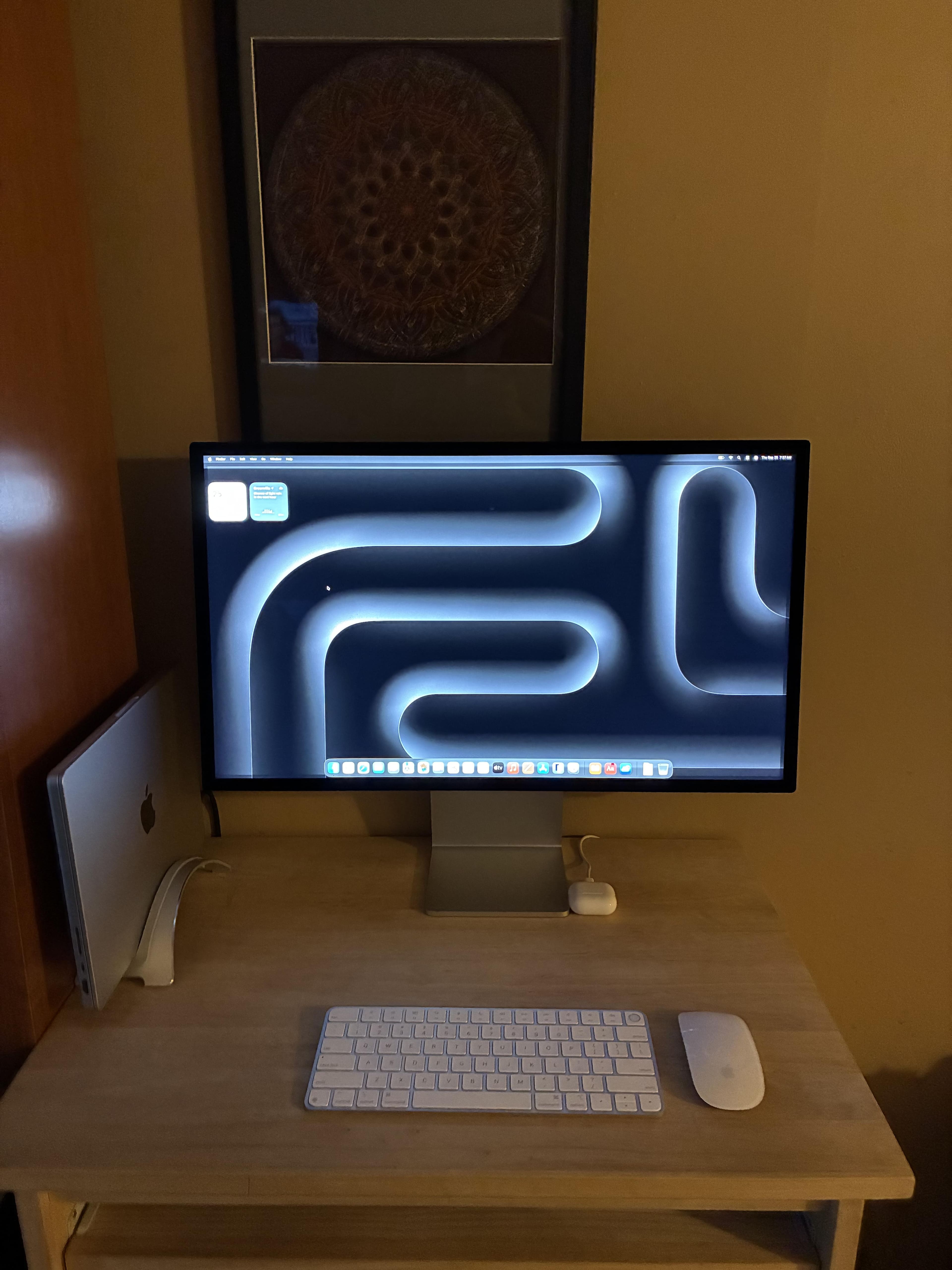 Apple Studio Display Standard glass VESA mount adapter Silver