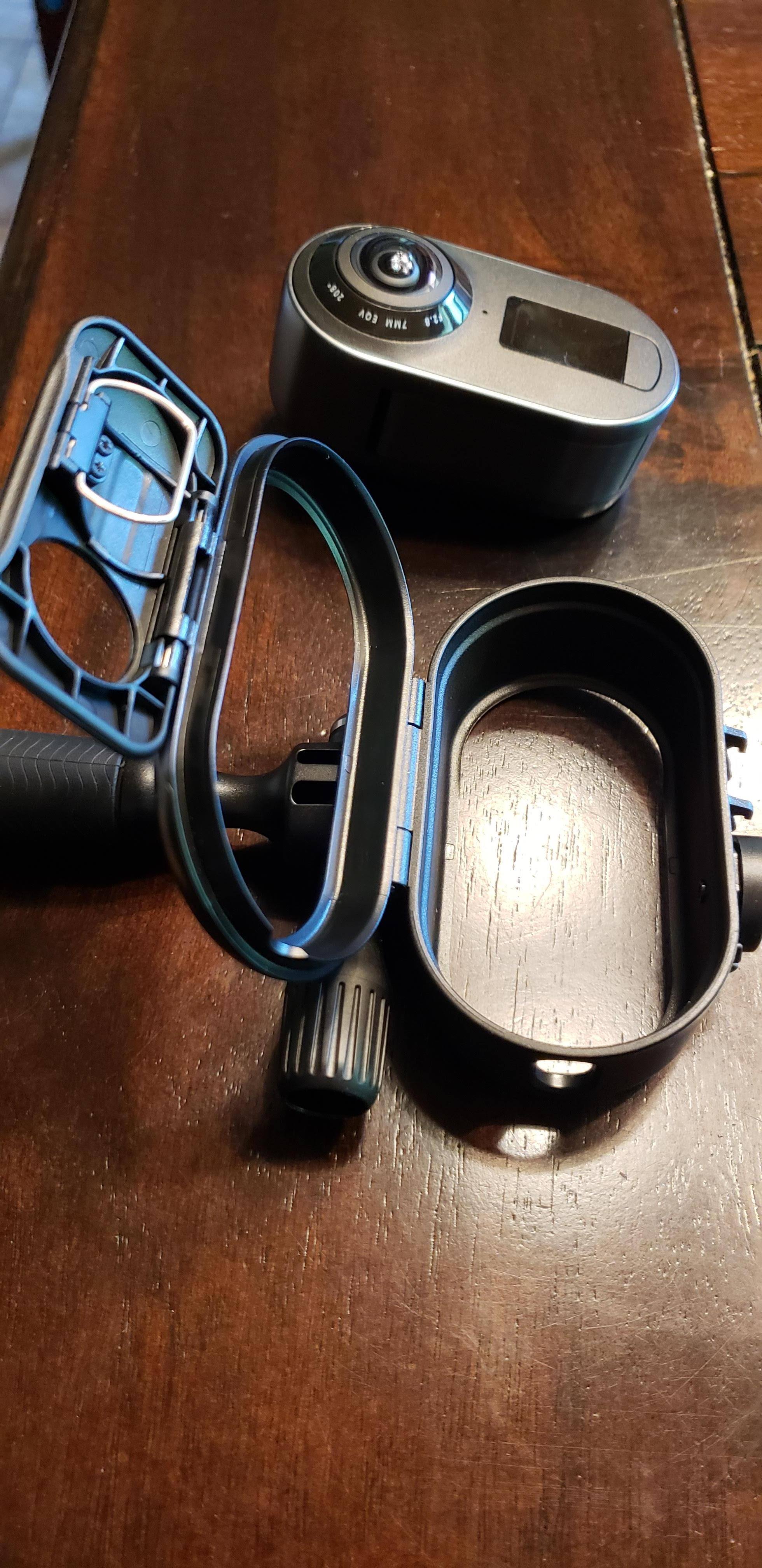 Camera body is smooth with not threaded mounting point, click to load a larger version