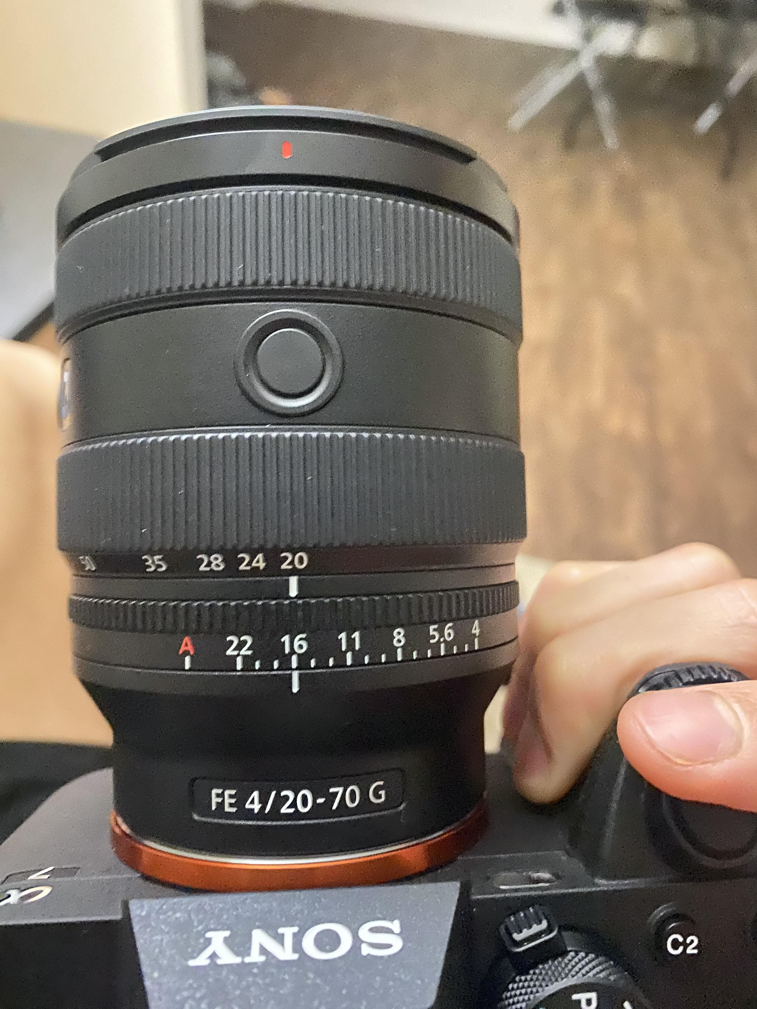 美品　SONY FE 20-70mm F4 G SEL2070G プロテクター付 新品)SONY (ソニー) FE 20-70mm F4 G SEL2070G（商品ID：4548736134805