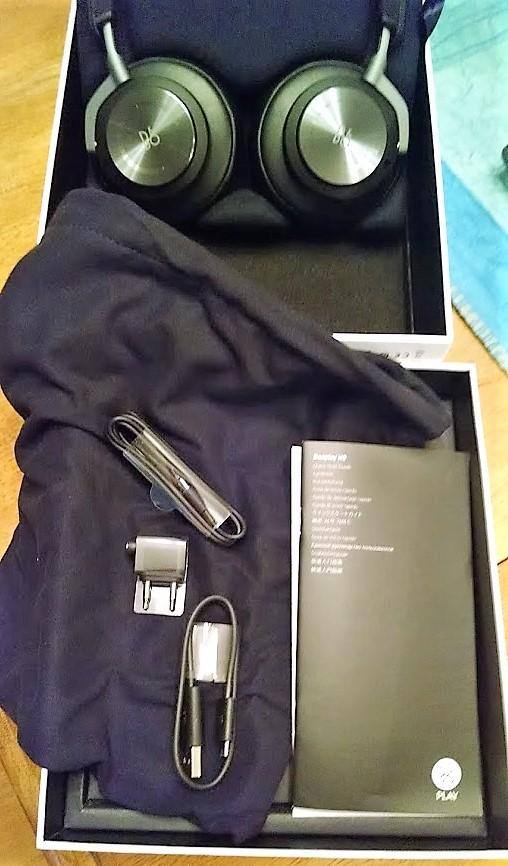 Unboxed: Pouch, airplane adapter, 3.5mm cable, shorty USB micro cable, click to load a larger version