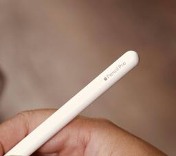 Apple Pencil Proホワイト Apple Pencil Pro | Wolfpack Outfitters Bookstore