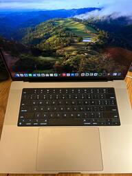 Apple MacBook Pro 16 Apple MacBook Pro 16