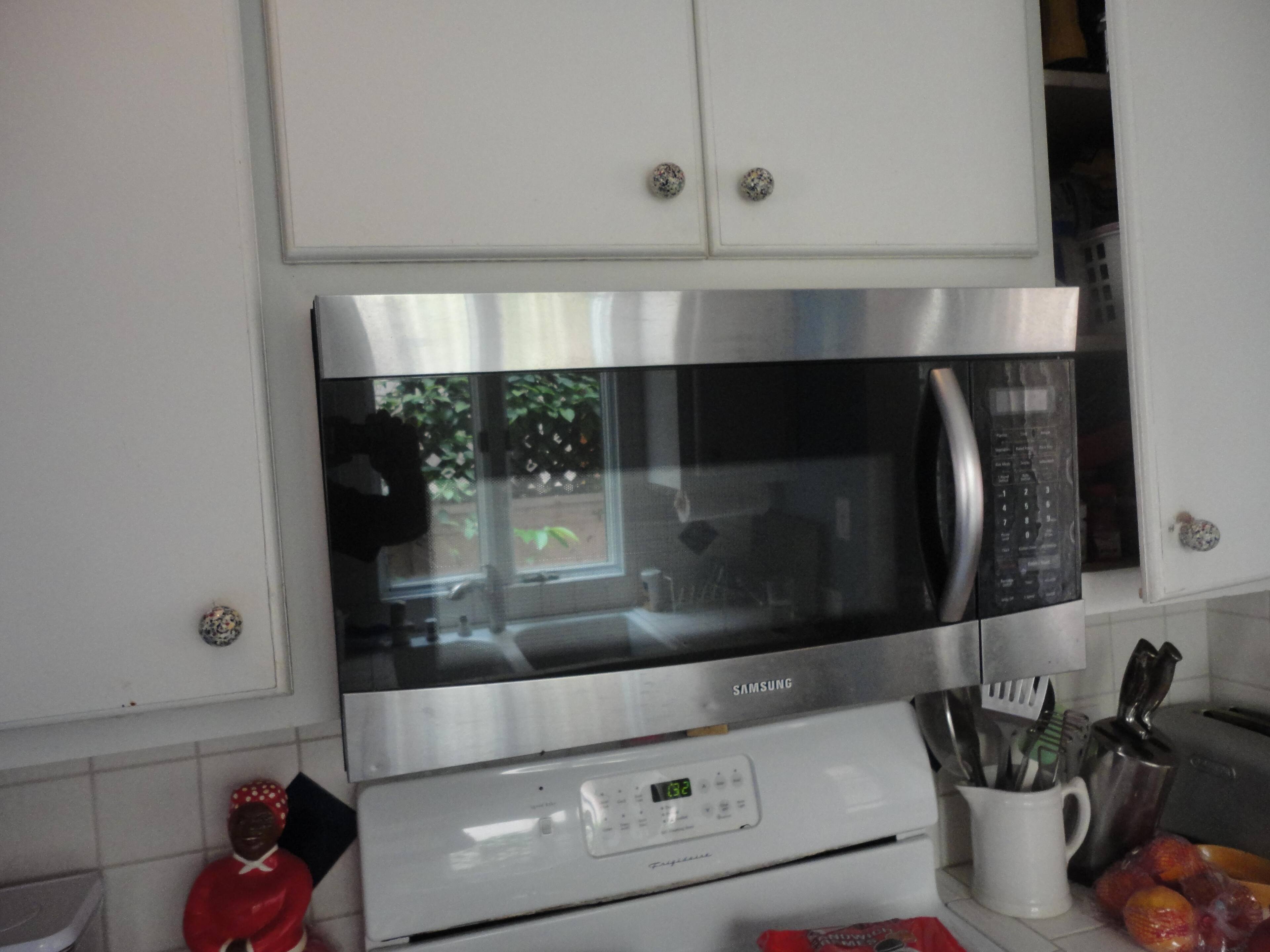 Don't buy Samsung, click to load a larger version