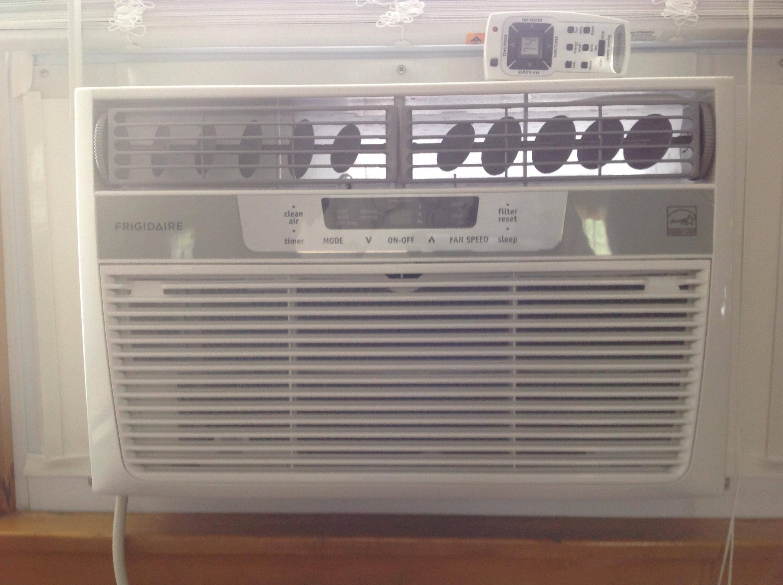 Frigidaire 6,000 BTU, click to load a larger version