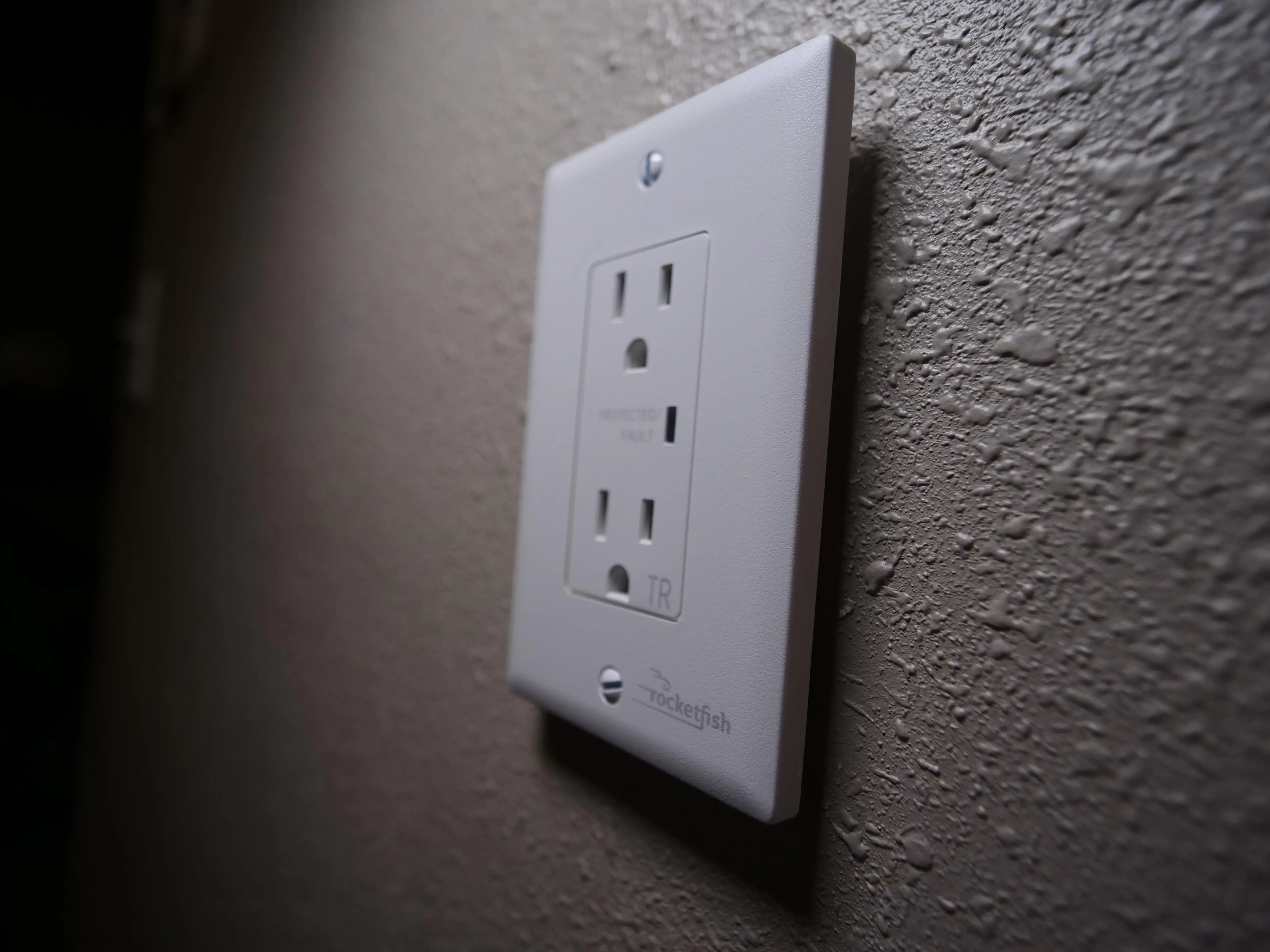 Screwed in to the point of bending the tabs, it still won't fit. Sticks out 1/4"., click to load a larger version