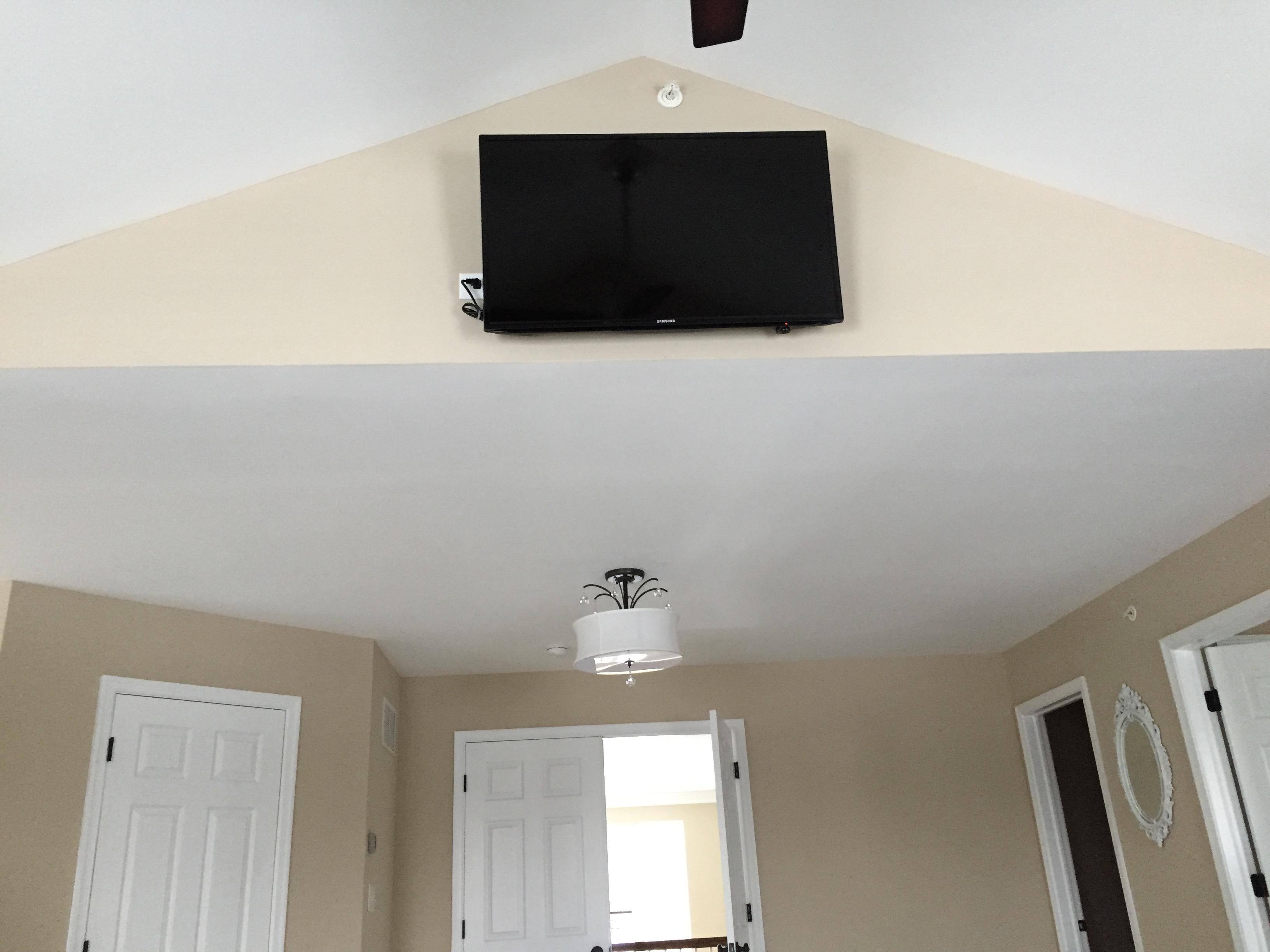 Bracket holding 40" Samsung TV., click to load a larger version
