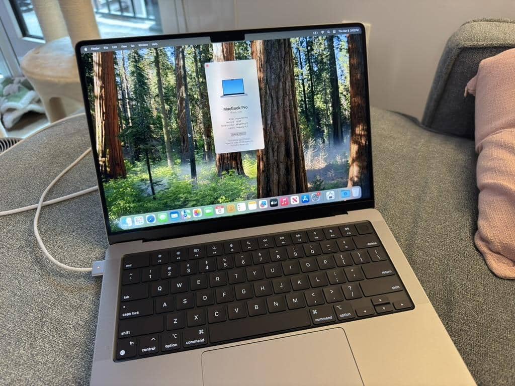 Geek Squad Certified Refurbished MacBook Pro 14