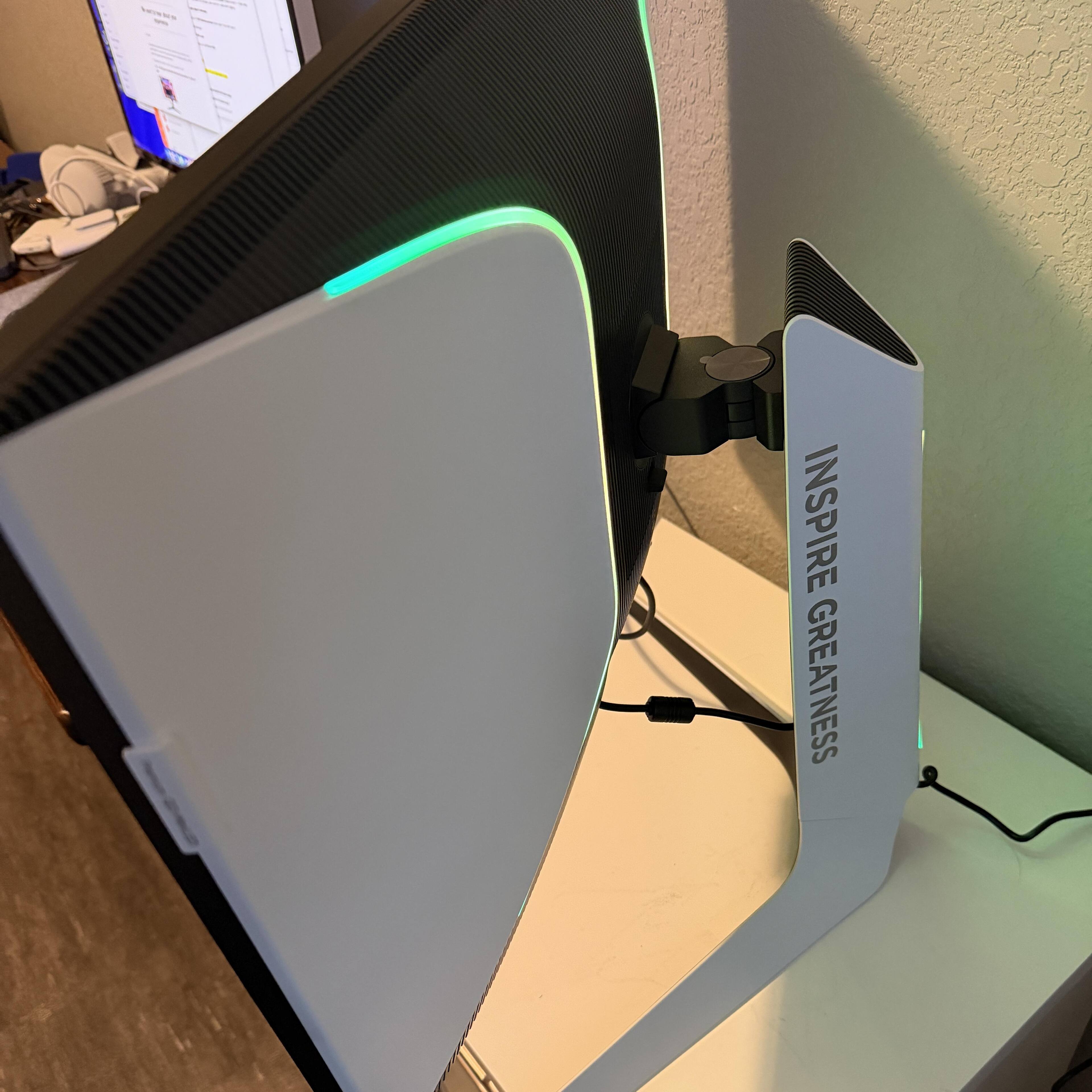 Pretty sweet LED's and cable management, click to load a larger version