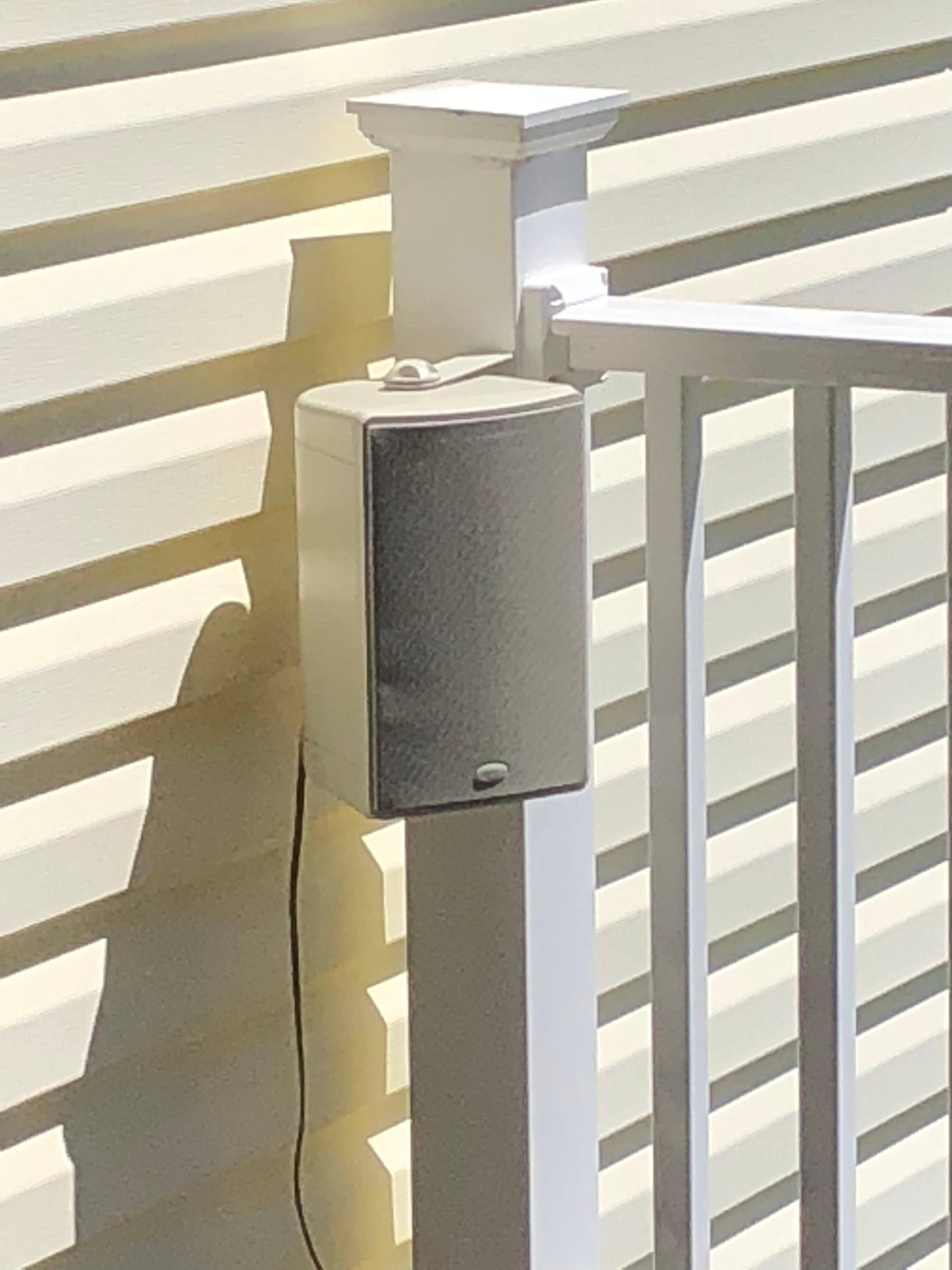 Bent mesh facing, click to load a larger version