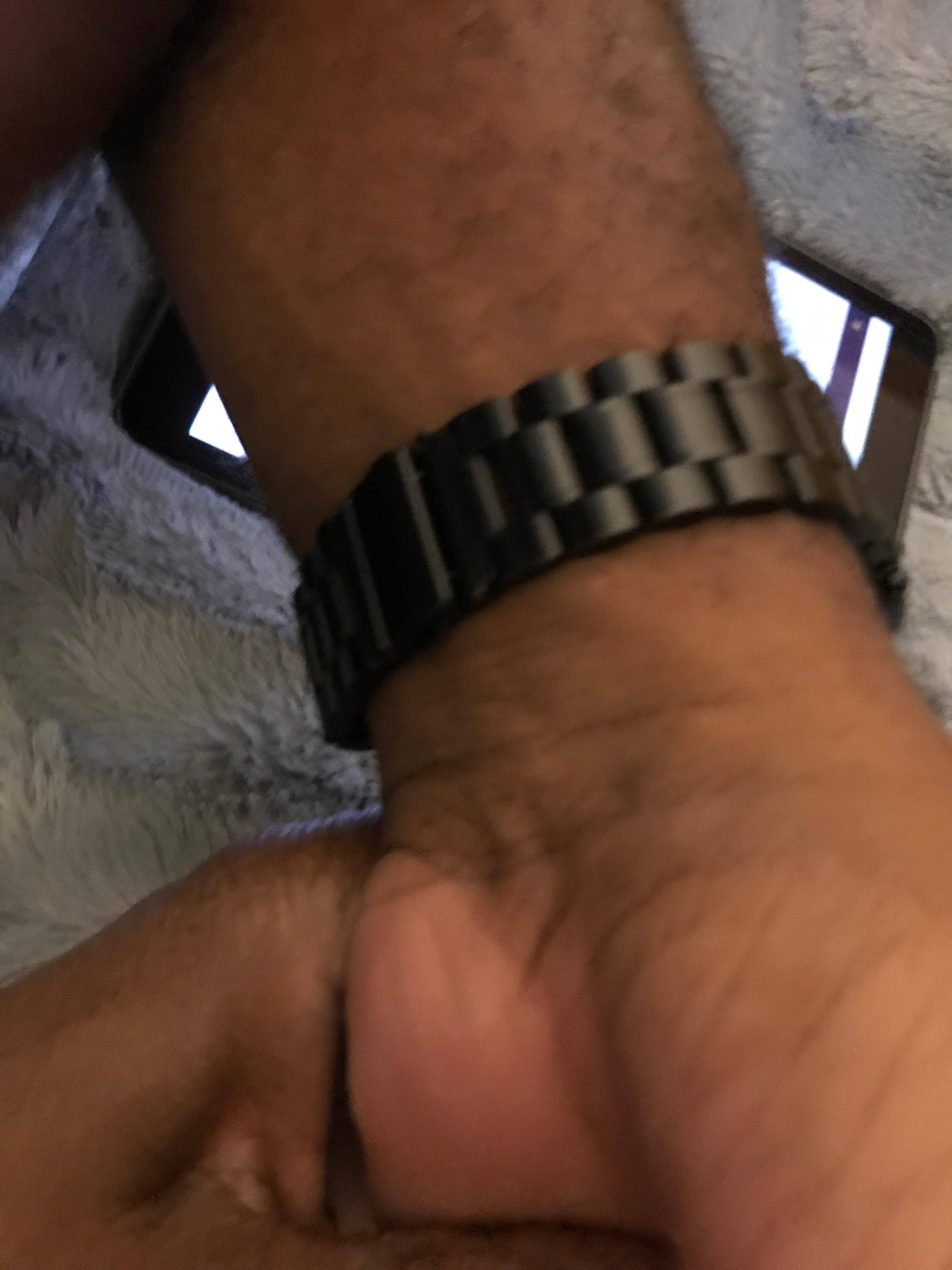 The Chain link bank, it gives the Apple Watch series 2 class, click to load a larger version