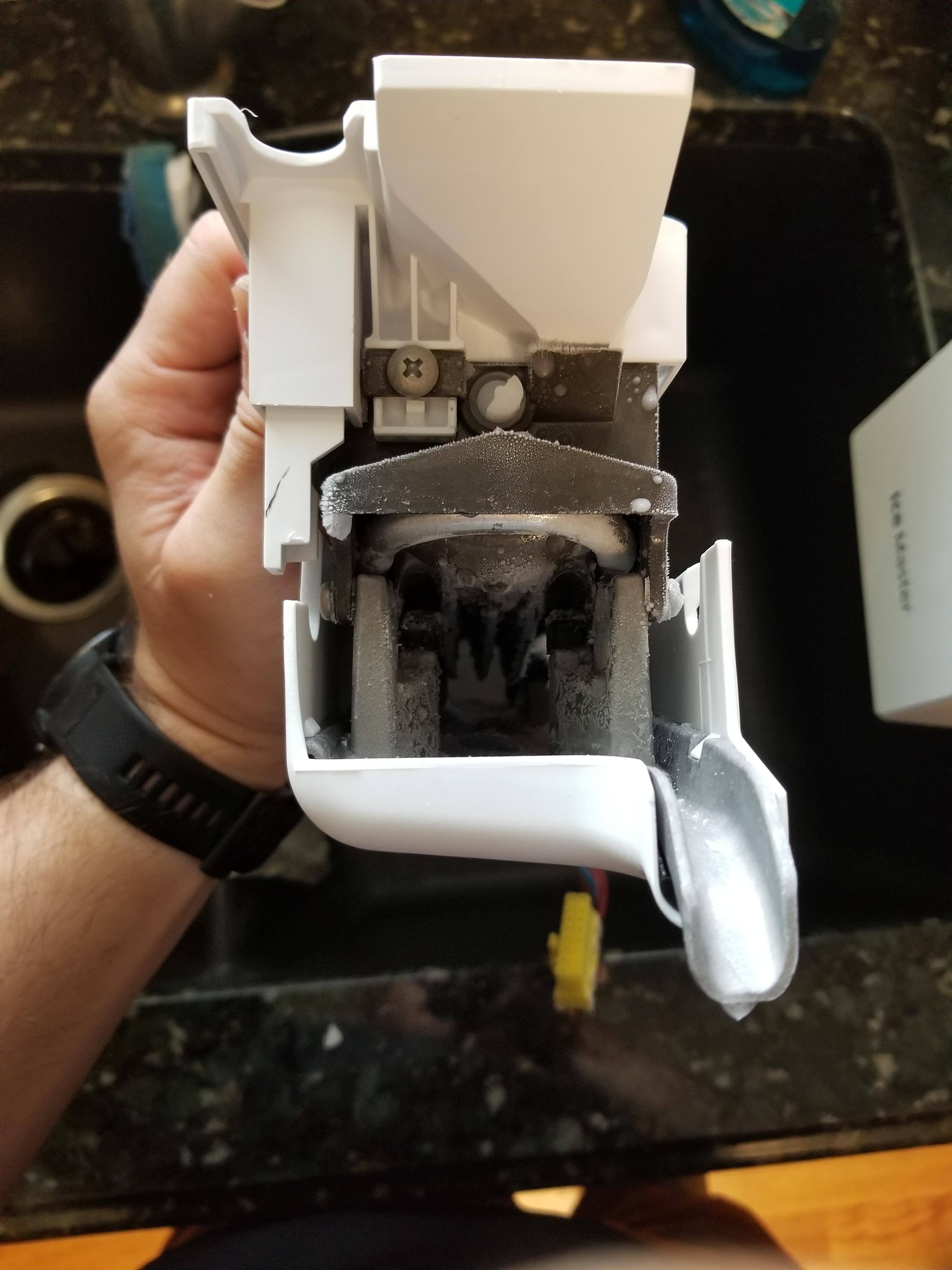 Frost in the ice maker, click to load a larger version