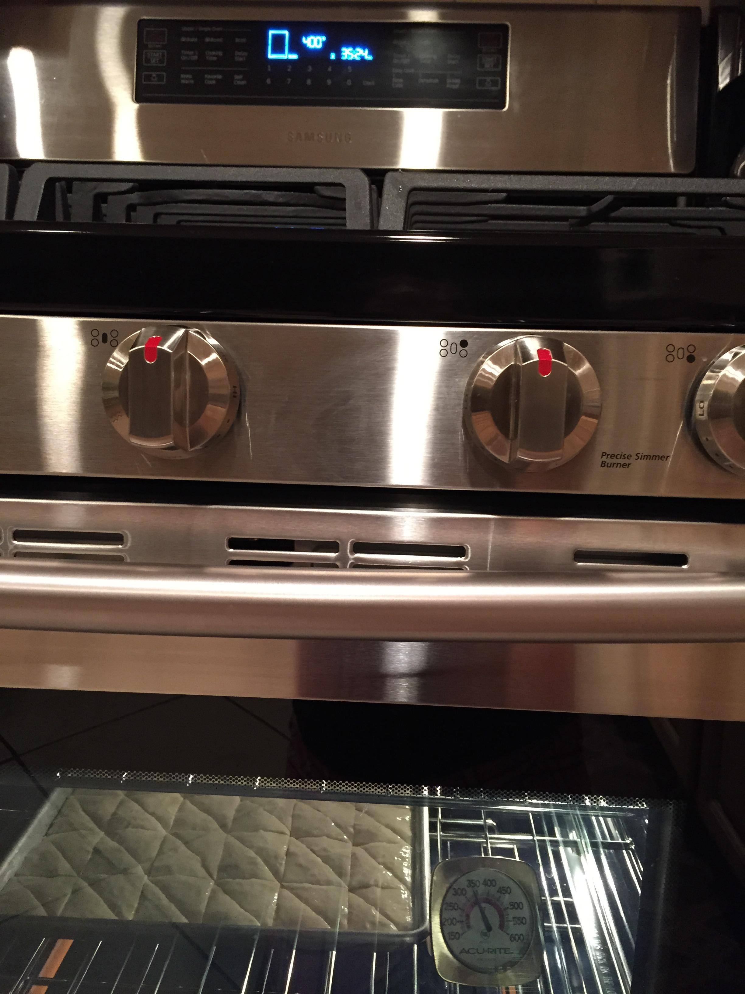 Picture shows temperature on panel supposed to have reached the set 375F and my thermometer shows that temperature did not even get to 350F. Note that I use 2 thermometers and both were consistent., click to load a larger version